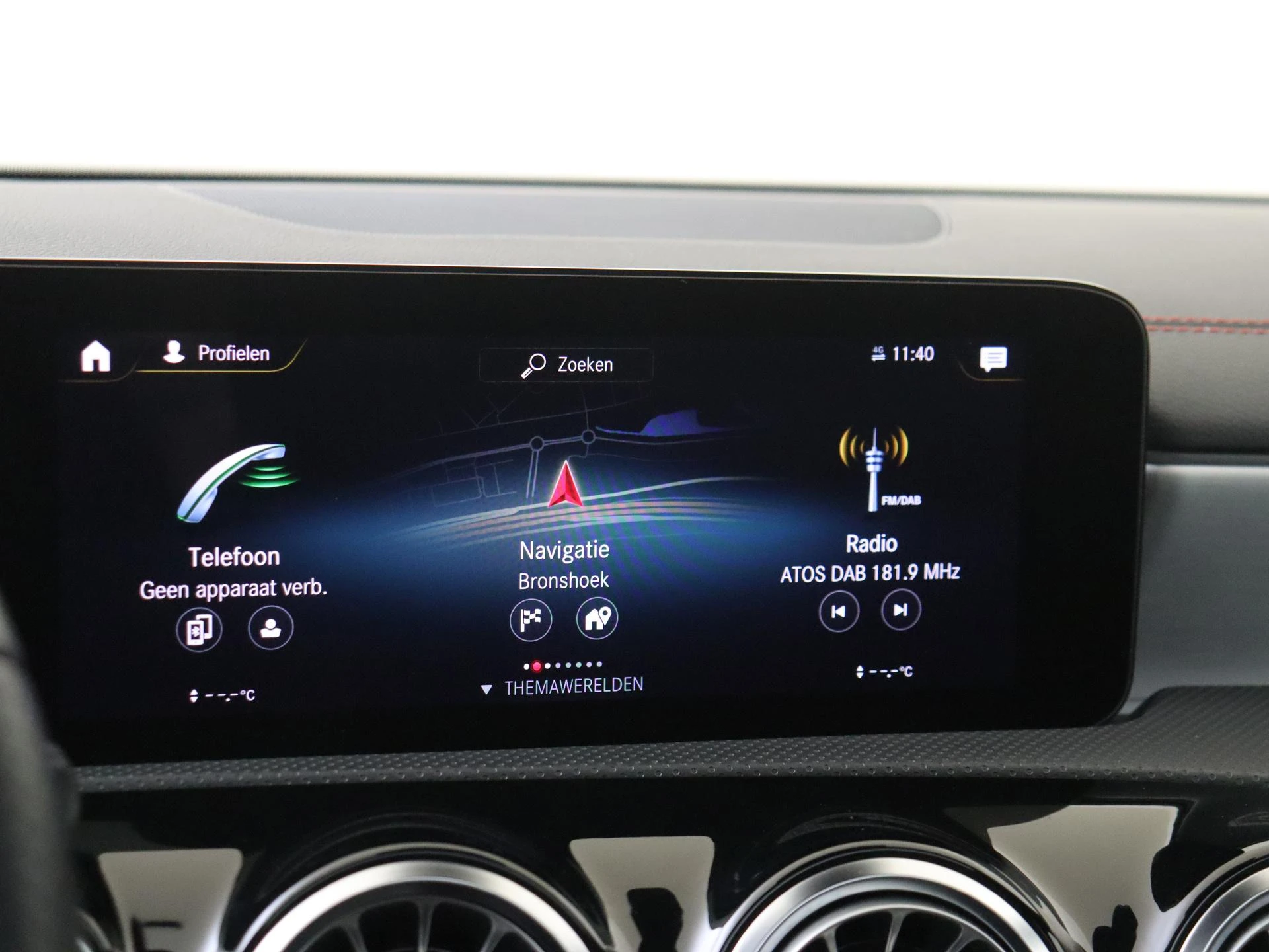 Mercedes-Benz-CLA-image-16