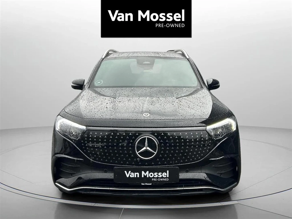 Mercedes-Benz-EQB-image-1