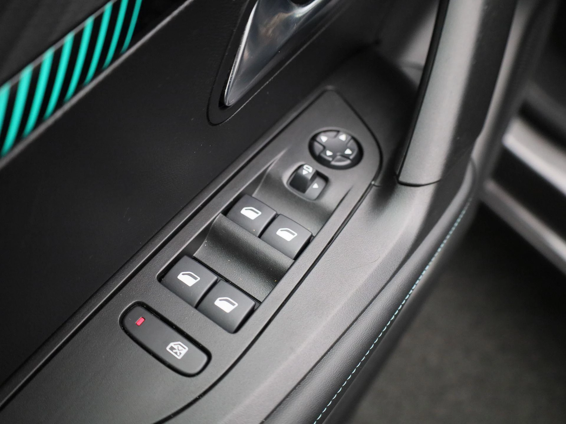 Peugeot 2008 1.5 BlueHDi S&S Allure Pack LED | Carplay | Camera