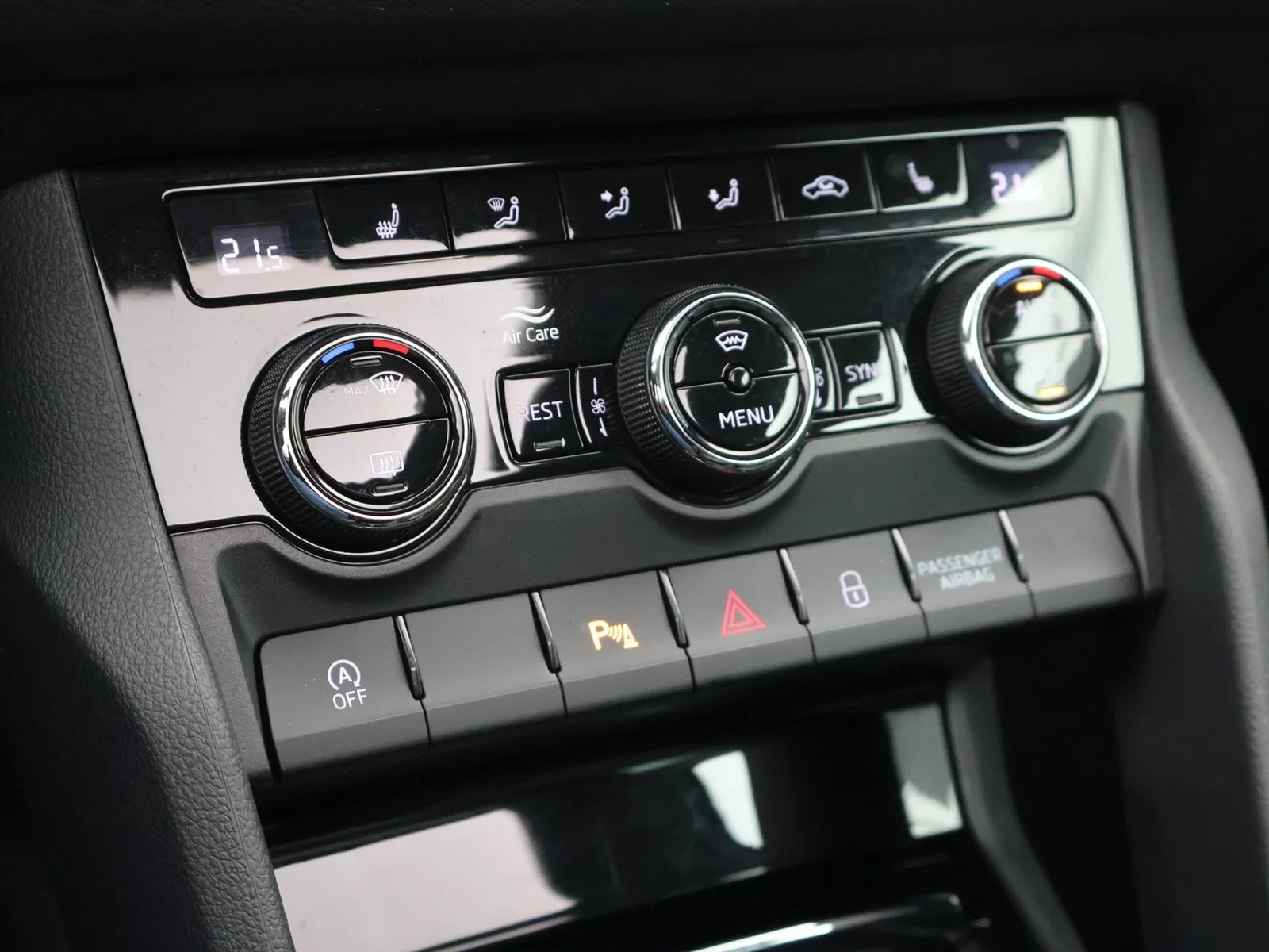 Škoda Kodiaq Kodiaq Clever 1.5TSI 150PK *AUTOMAAT*¨PANODAK*TREKHAAK*LEDER*CAMERA*PDC*CRUISE*NAVI*...*