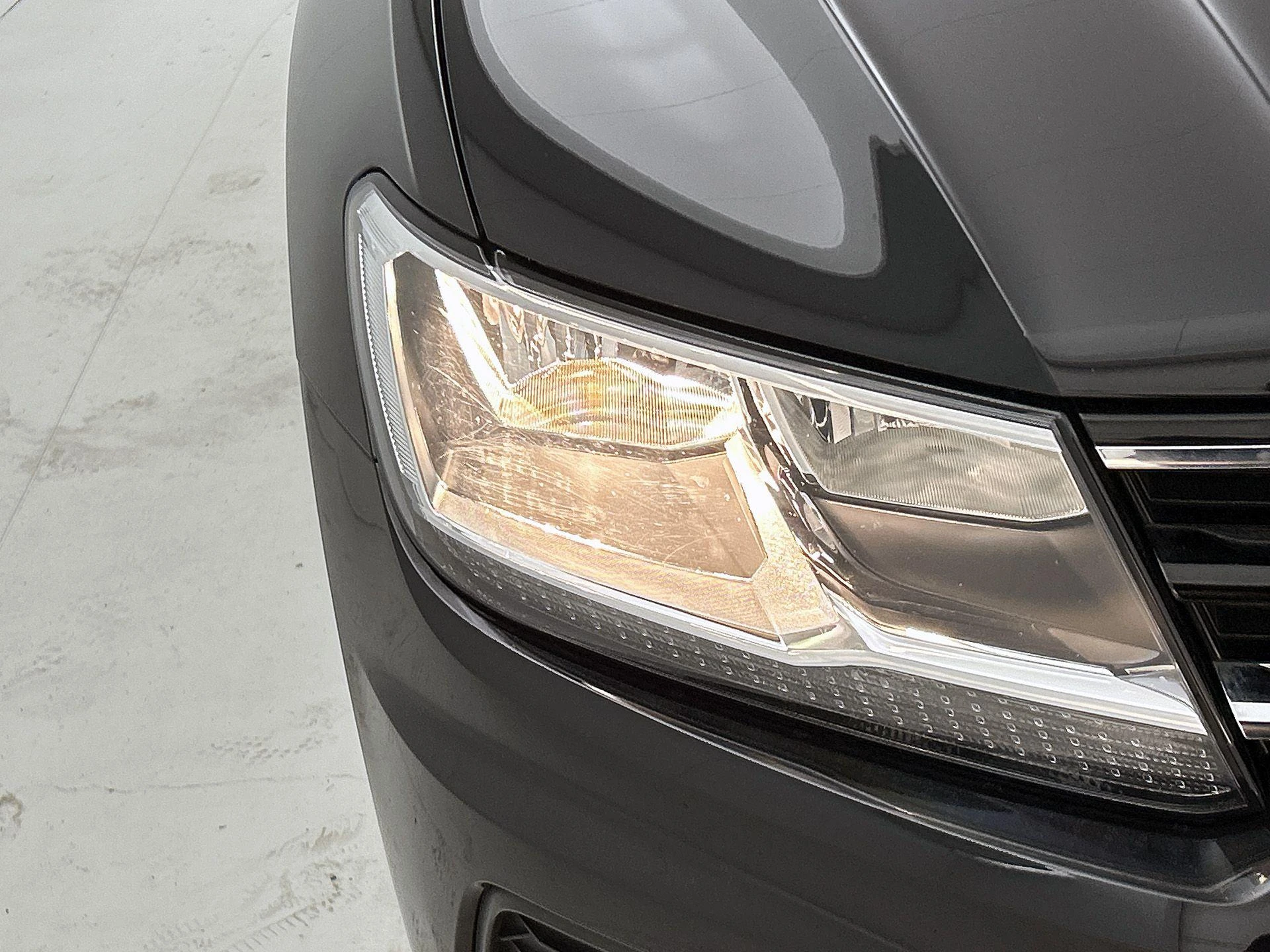 Volkswagen-Tiguan-image-13