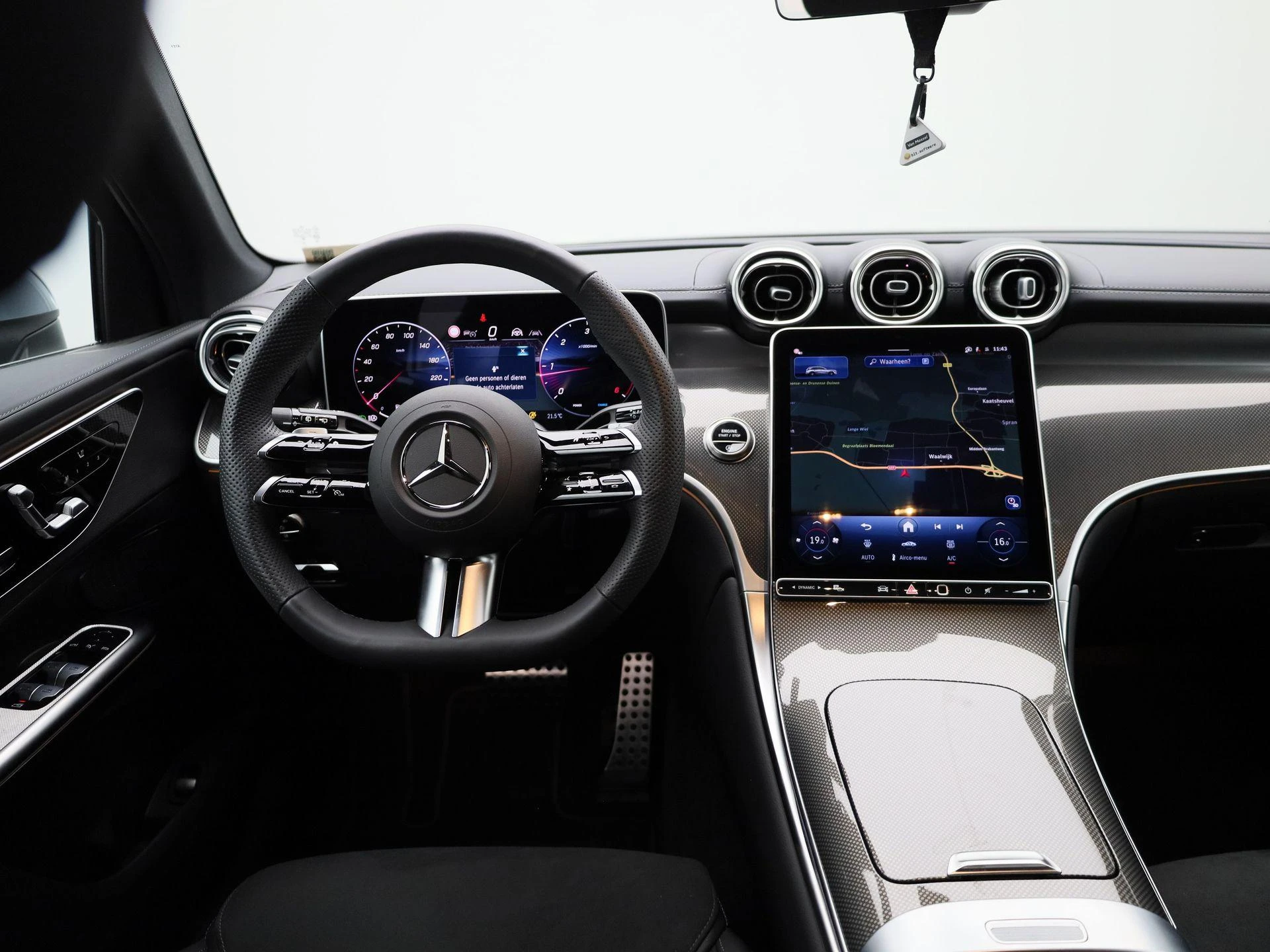 Mercedes-Benz-GLC-image-6