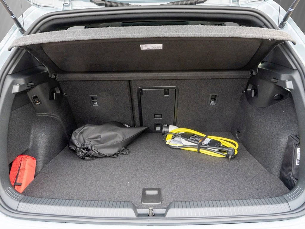 Volkswagen-Golf-image-5