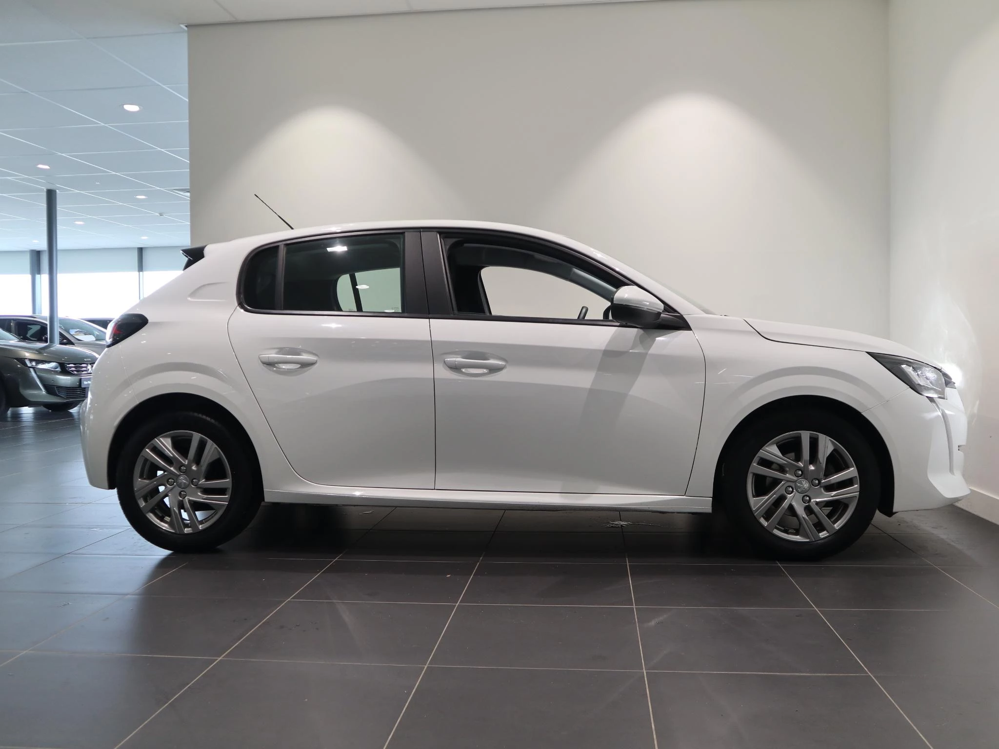 Peugeot-208-image-6