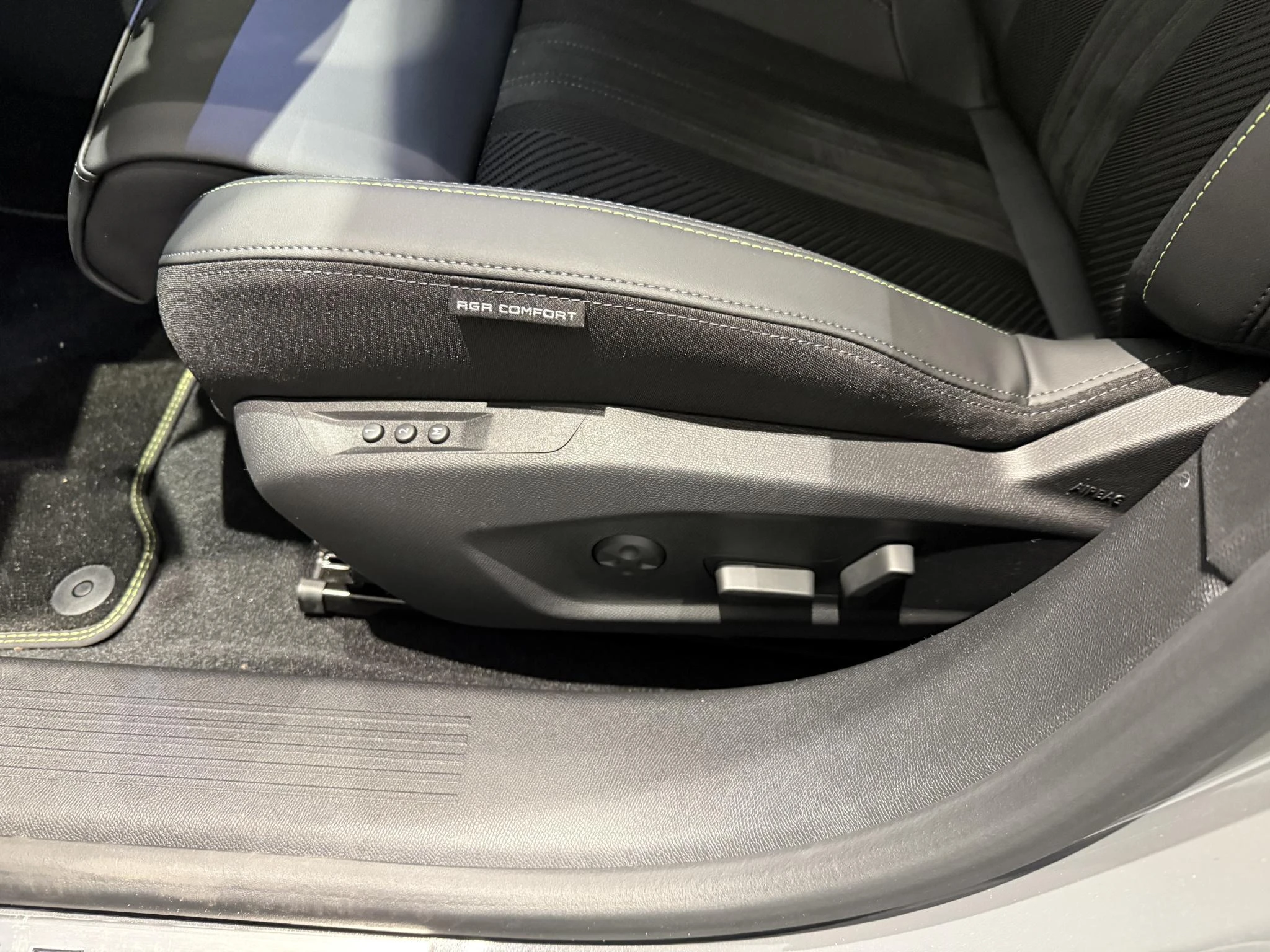 Peugeot-308-image-9