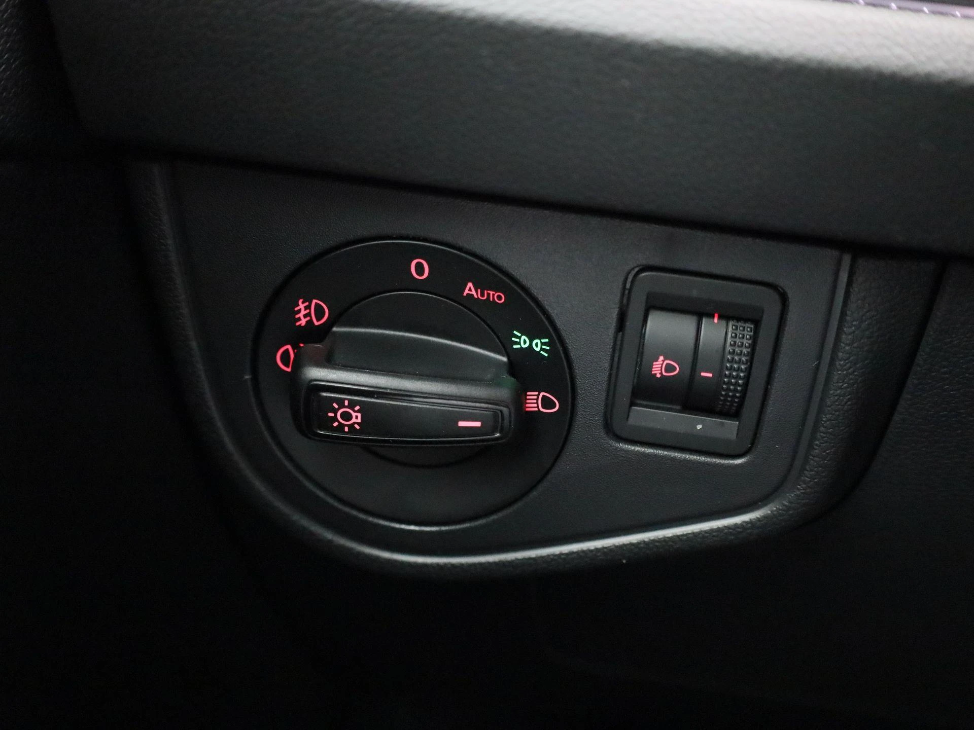 Volkswagen-Polo-image-19