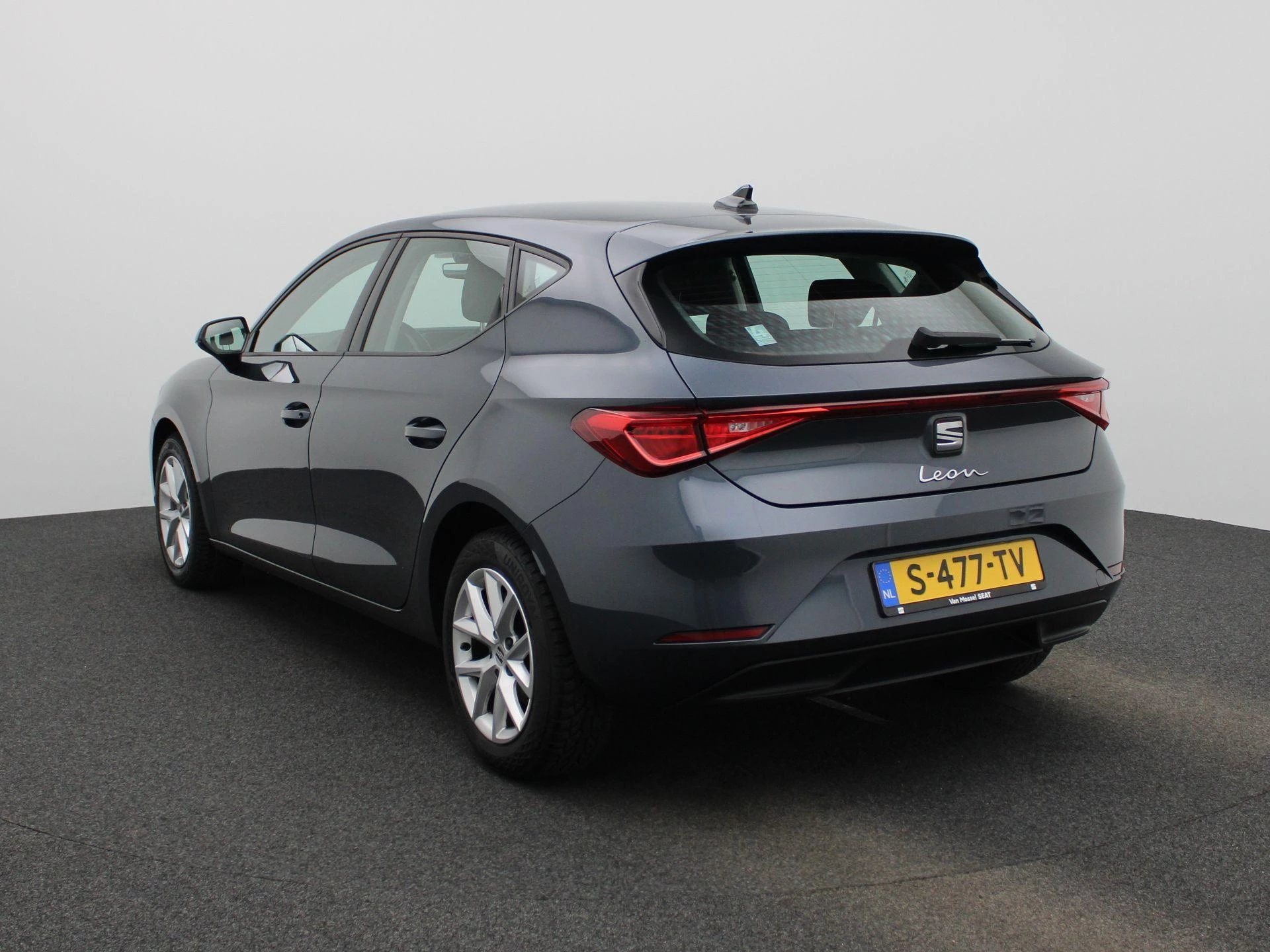 SEAT-Leon-image-1