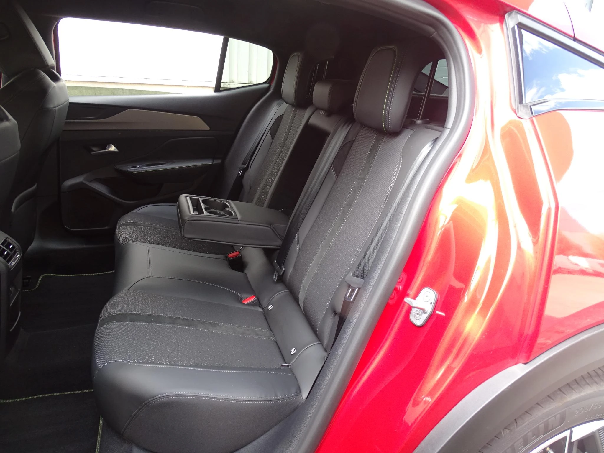 Peugeot-408-image-16