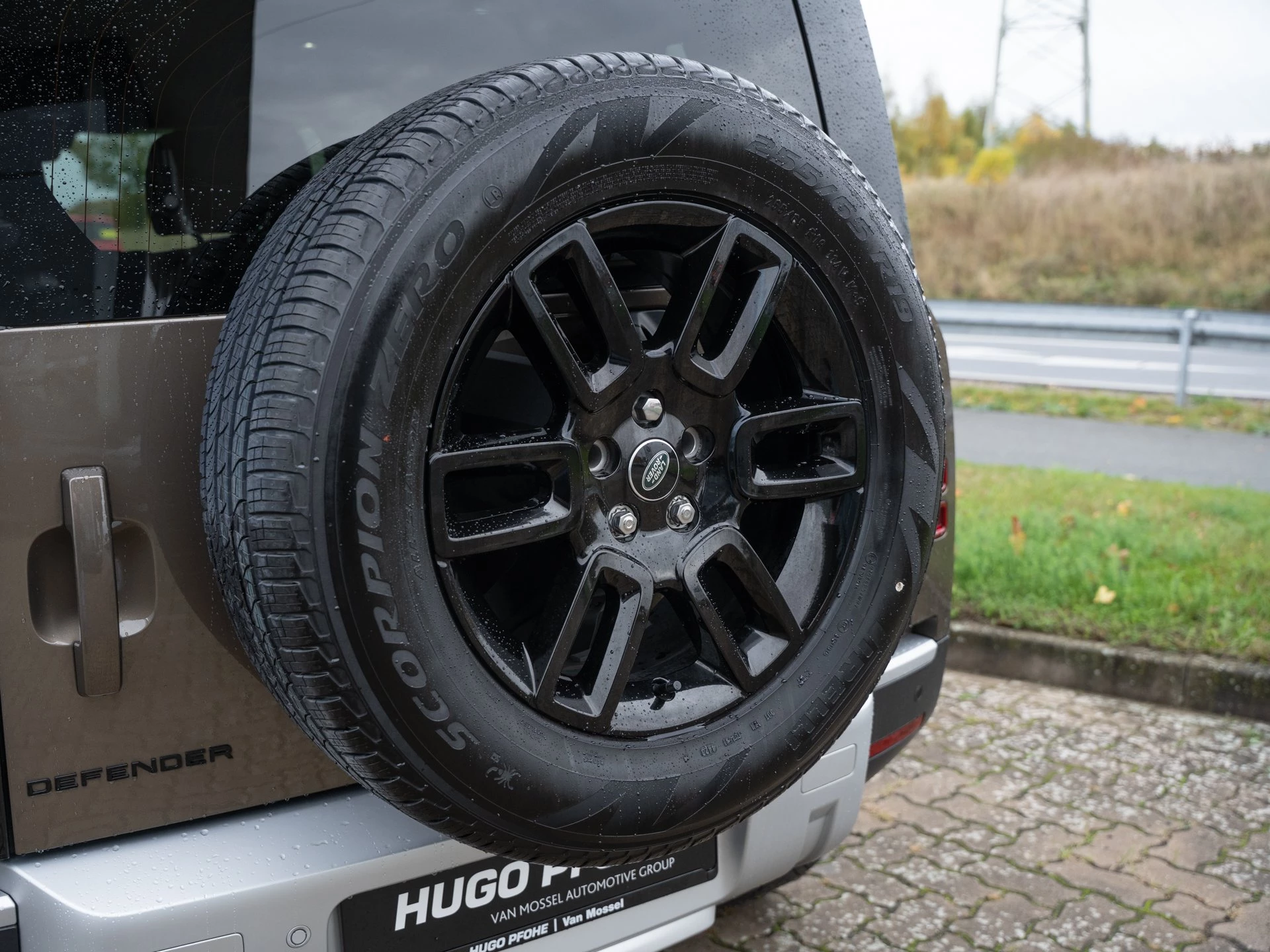 Land Rover-Defender-image-24