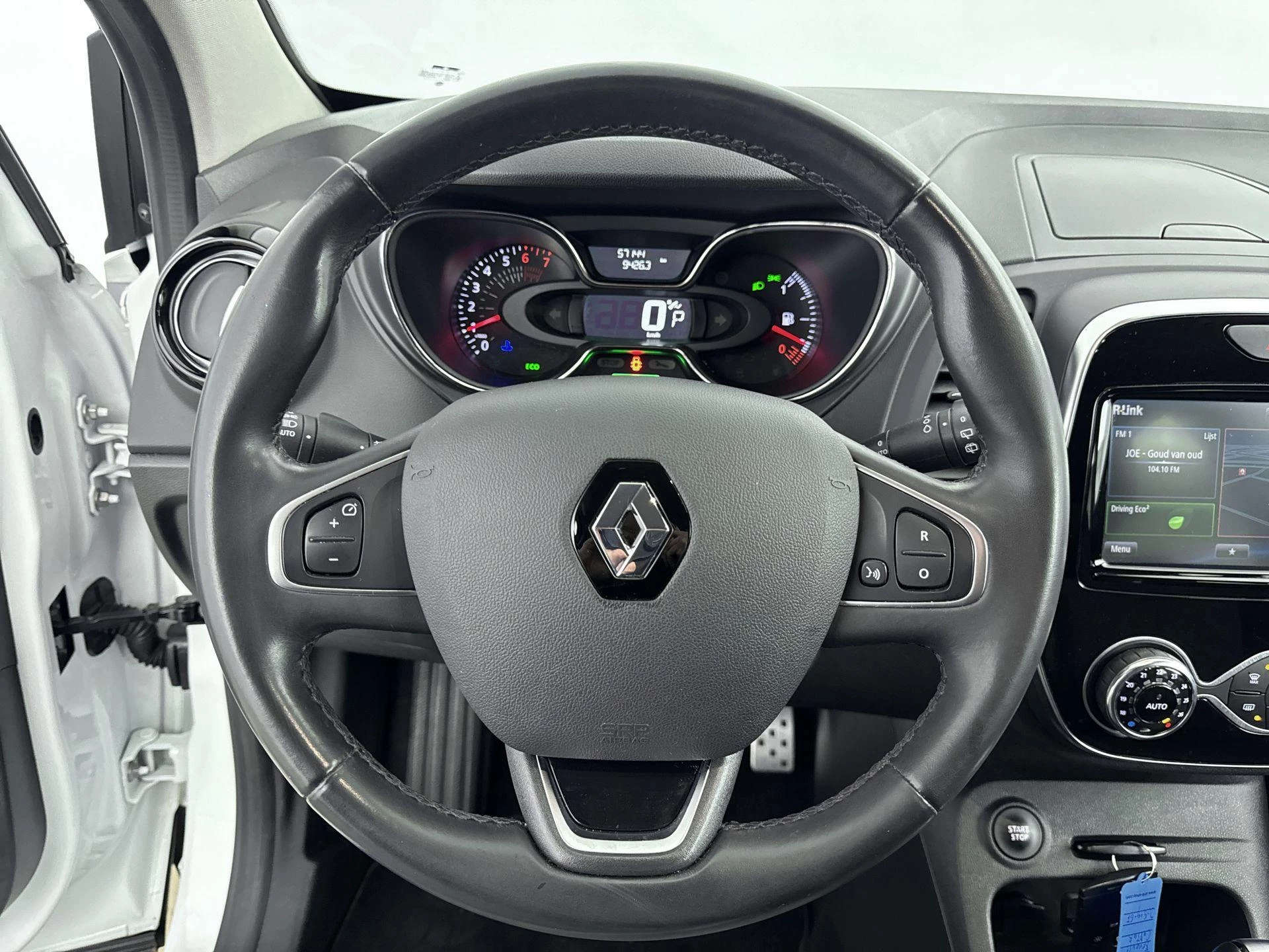 Renault-Captur-image-12