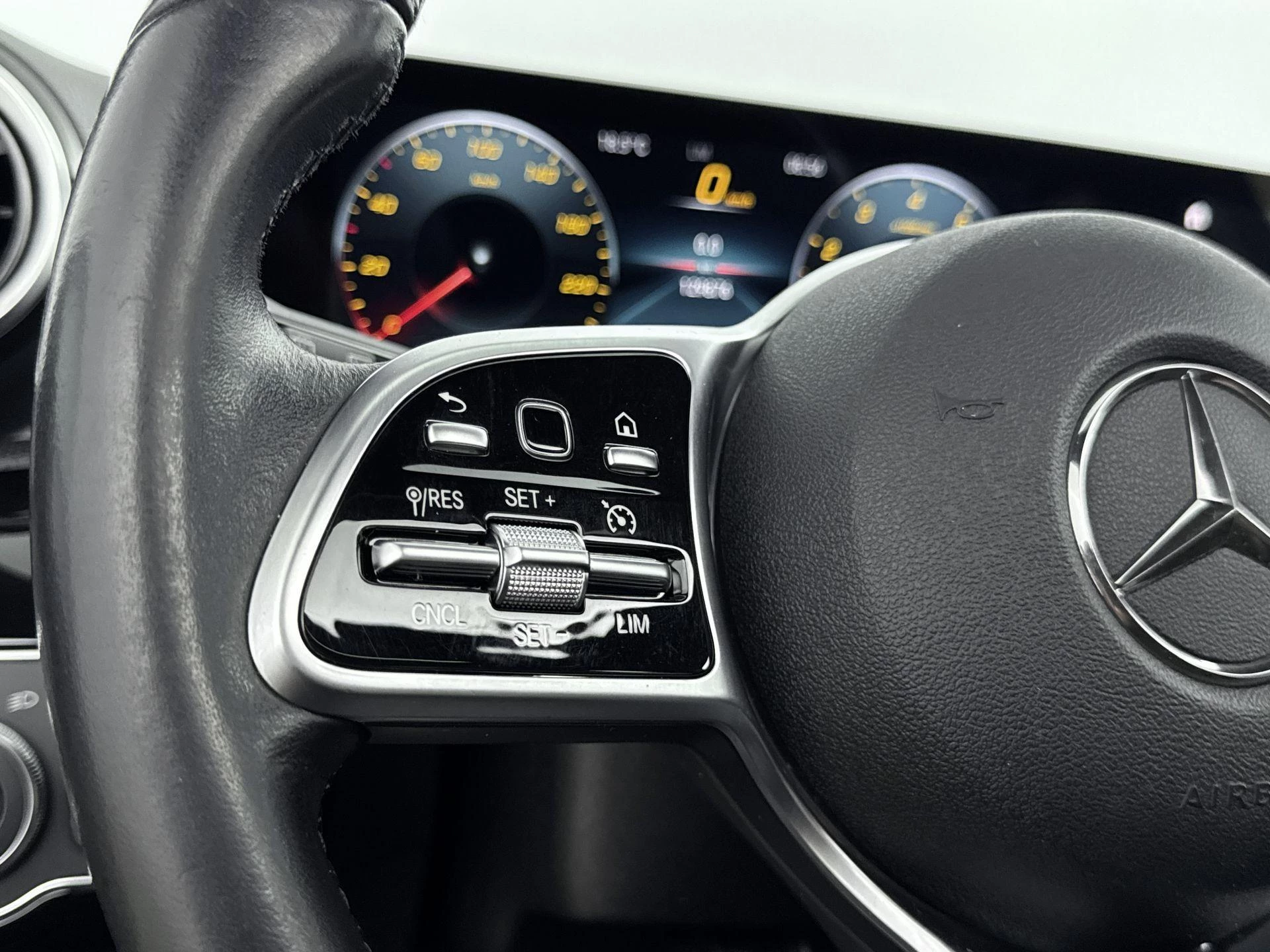 Mercedes-Benz-A-Klasse-image-5