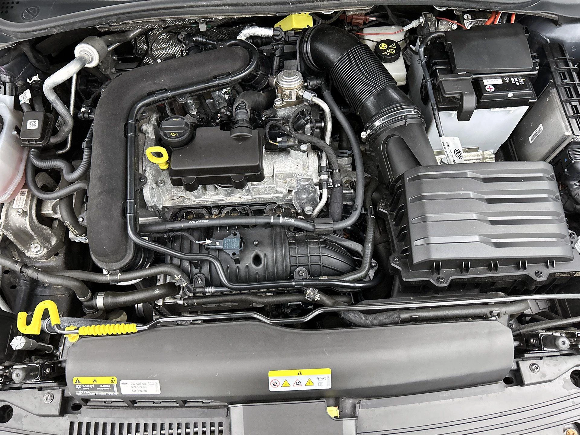 Volkswagen-Polo-image-9