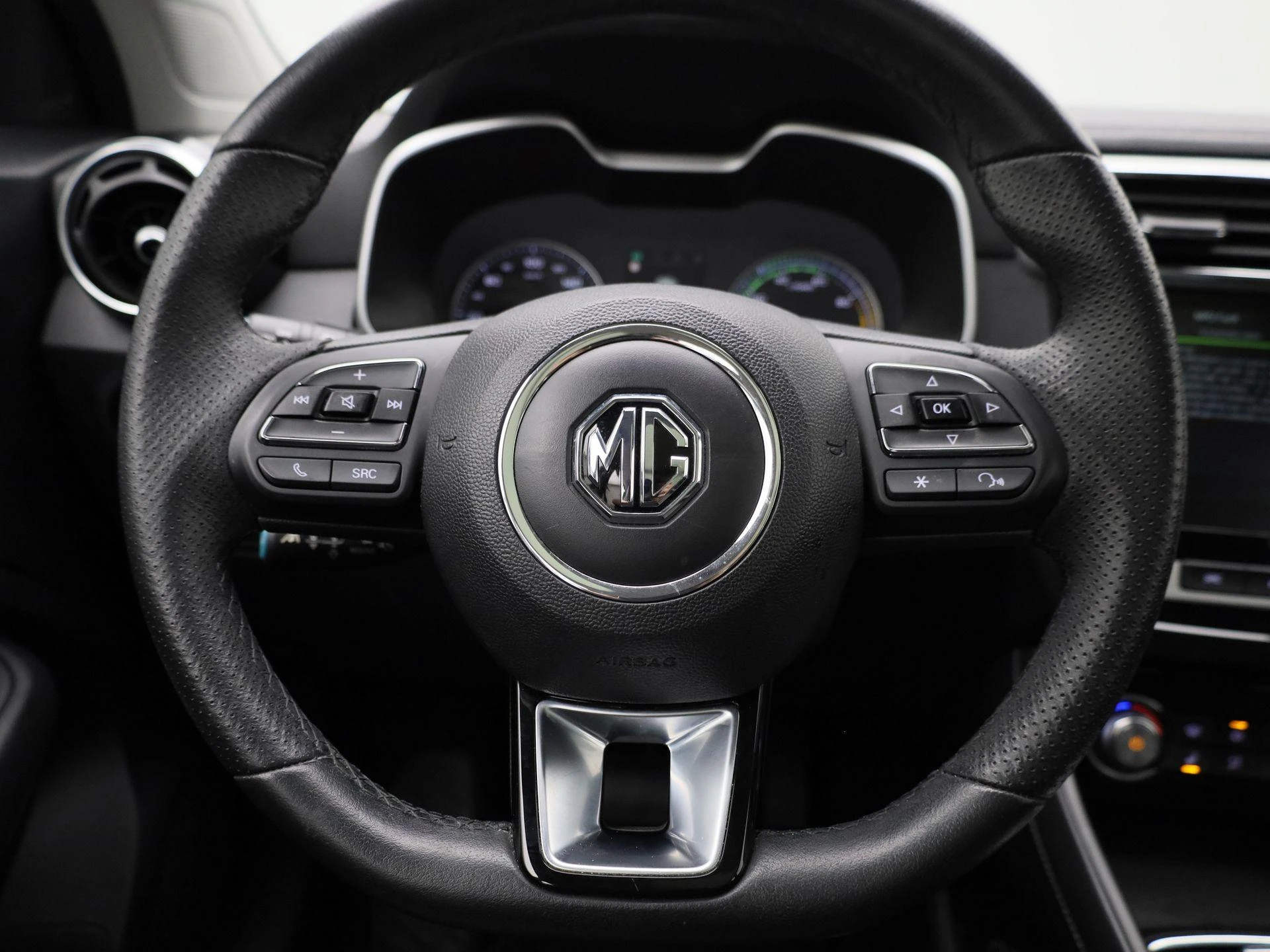 MG-ZS EV-image-6