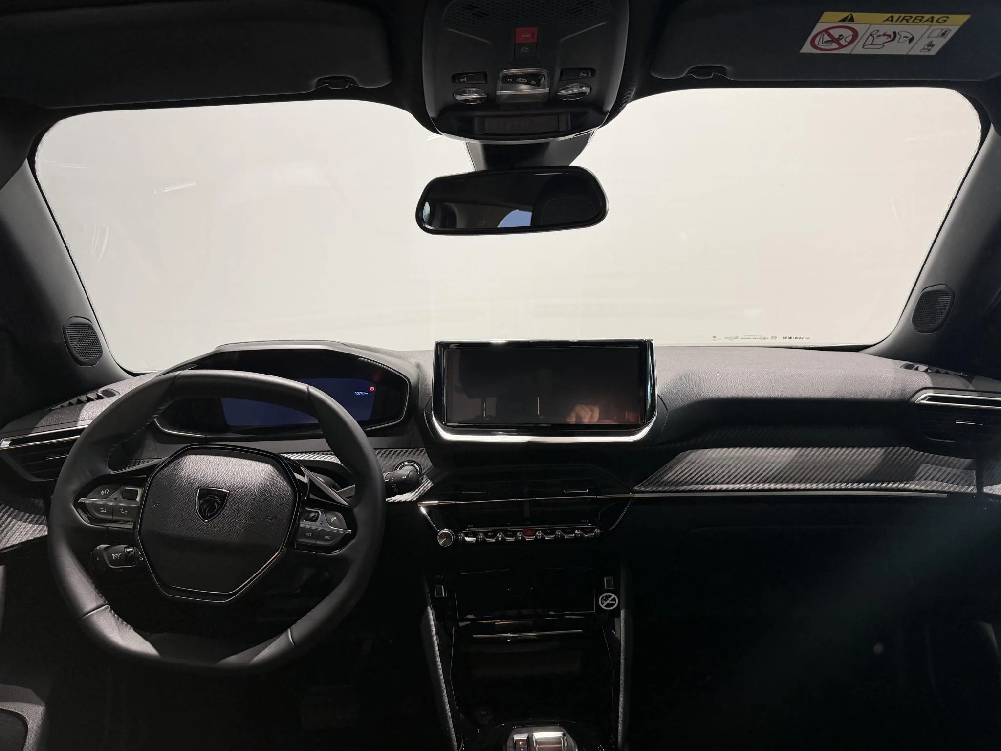 Peugeot-e-2008-image-18