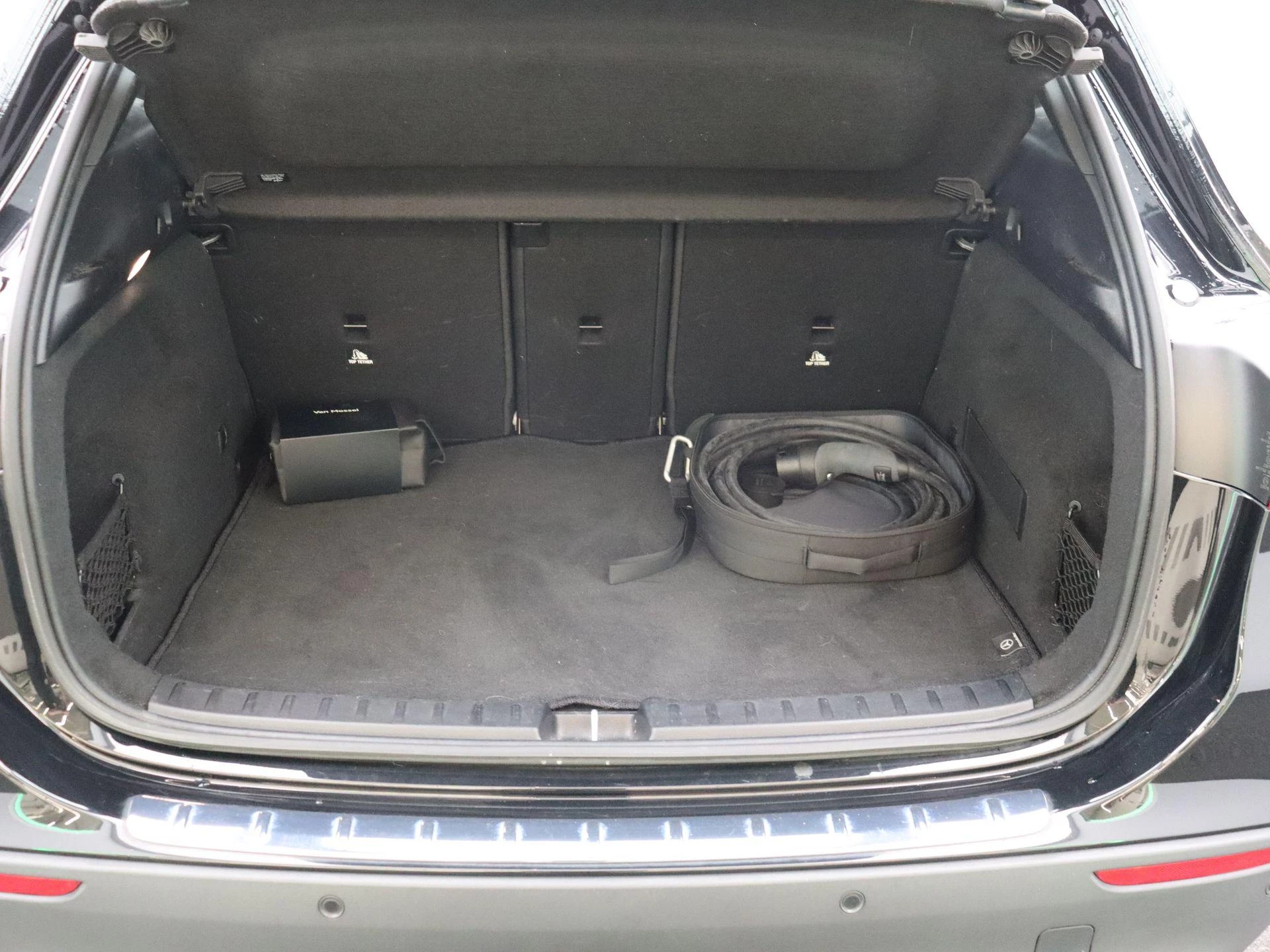 Mercedes-Benz GLA 250 e Luxury Line + LEDER + CARPLAY +