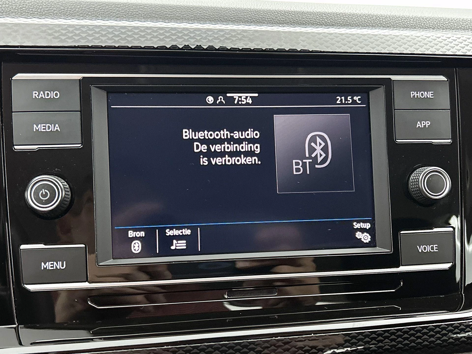 Volkswagen-Polo-image-7