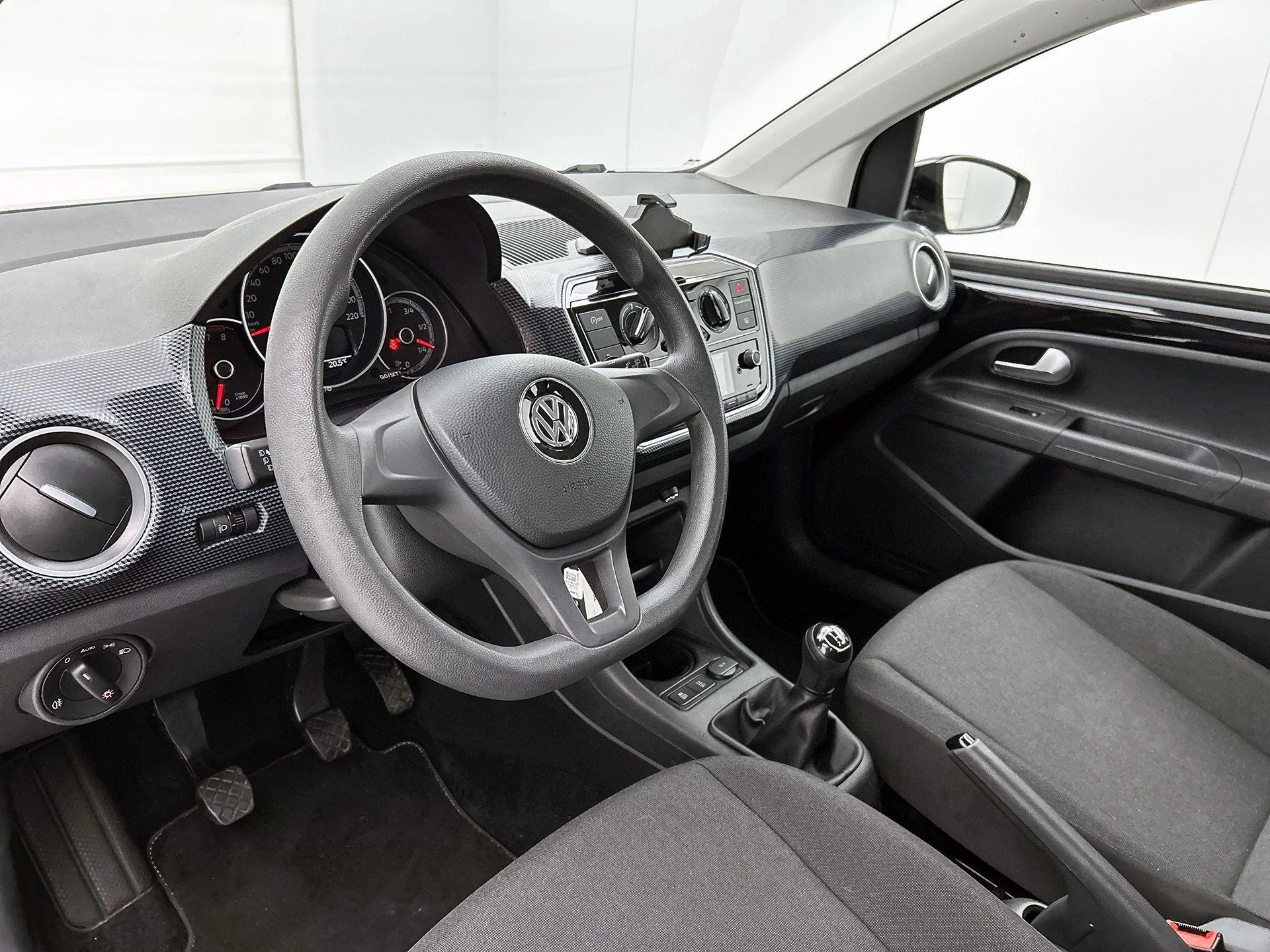 Volkswagen-up!-image-8