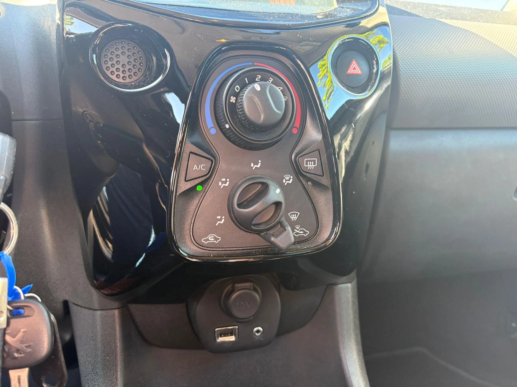 Peugeot-108-image-18