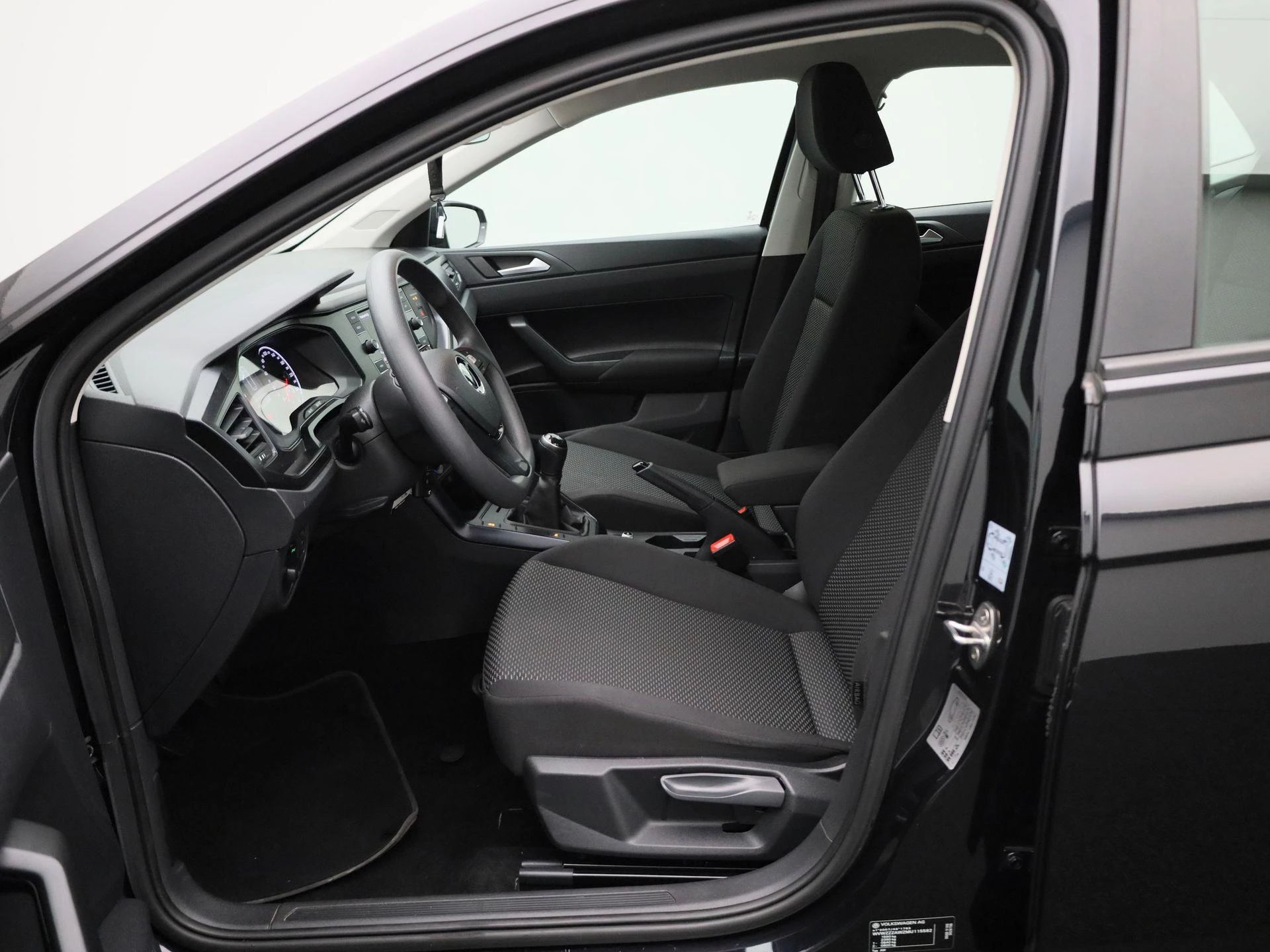 Volkswagen-Polo-image-10