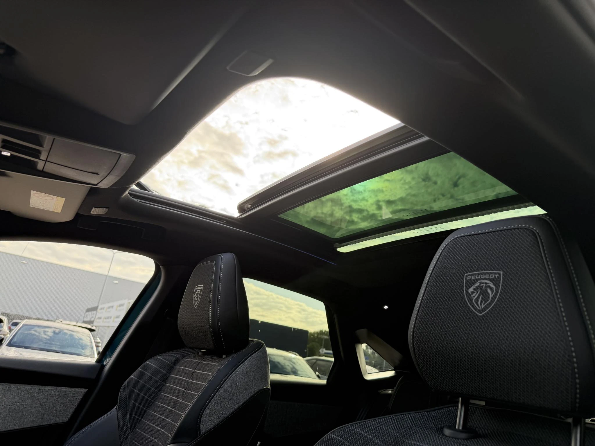 Peugeot-e-3008-image-24