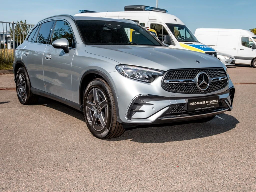 Mercedes-Benz-GLC 300 d-image-4