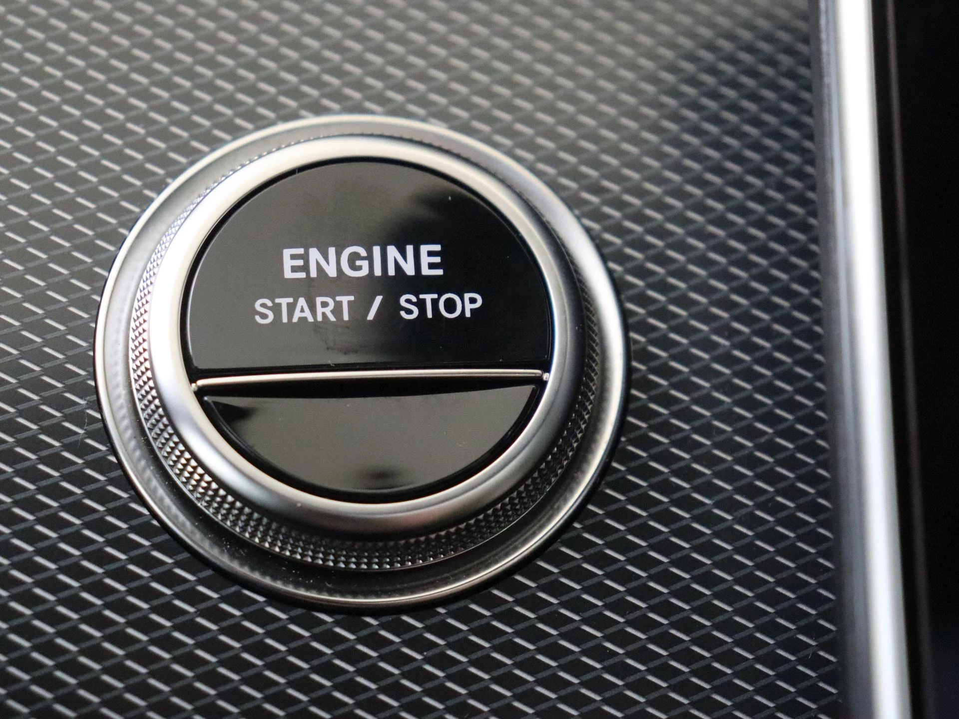 Mercedes-Benz-C-Klasse-image-23