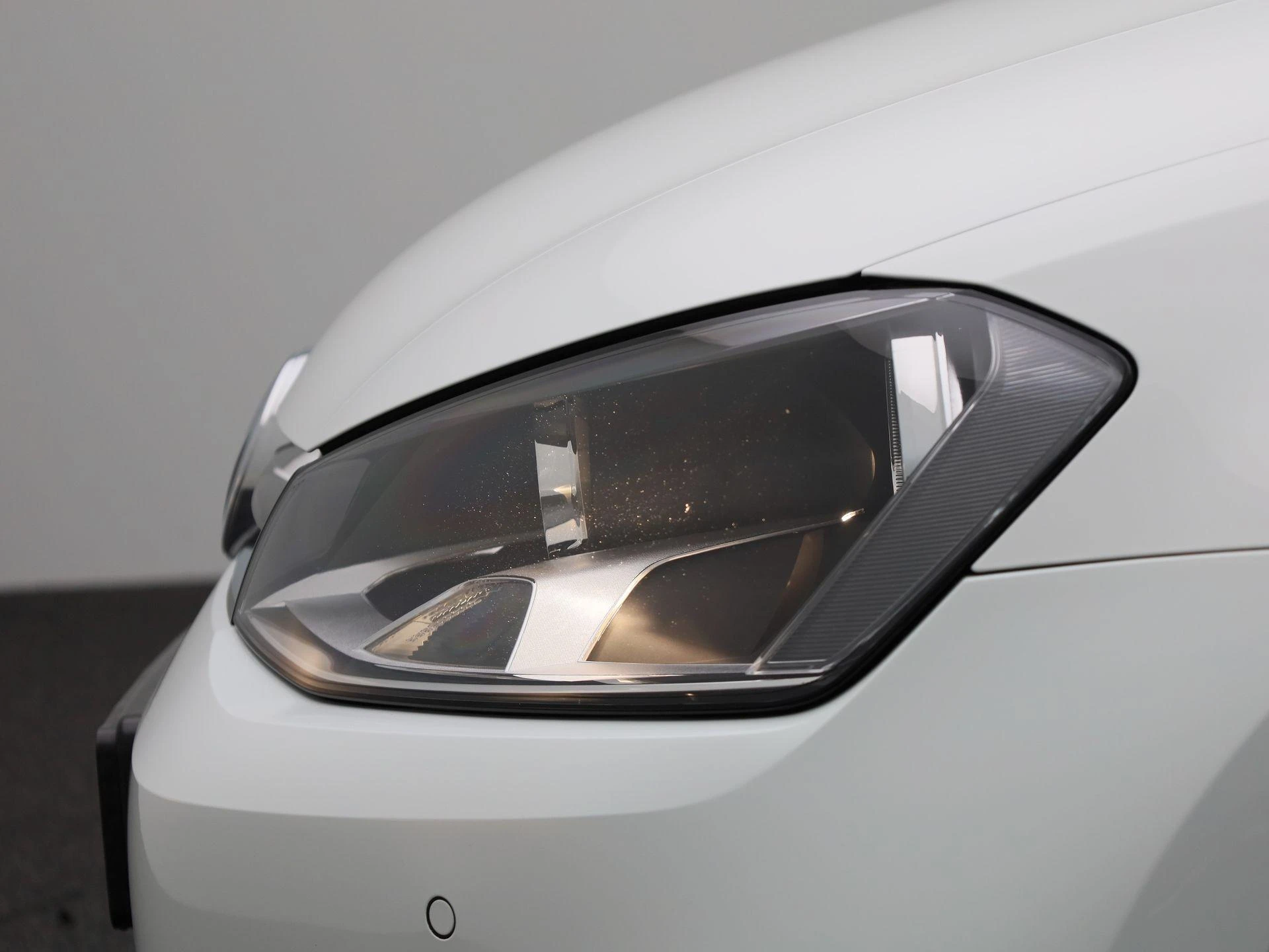 Volkswagen-Golf-image-14