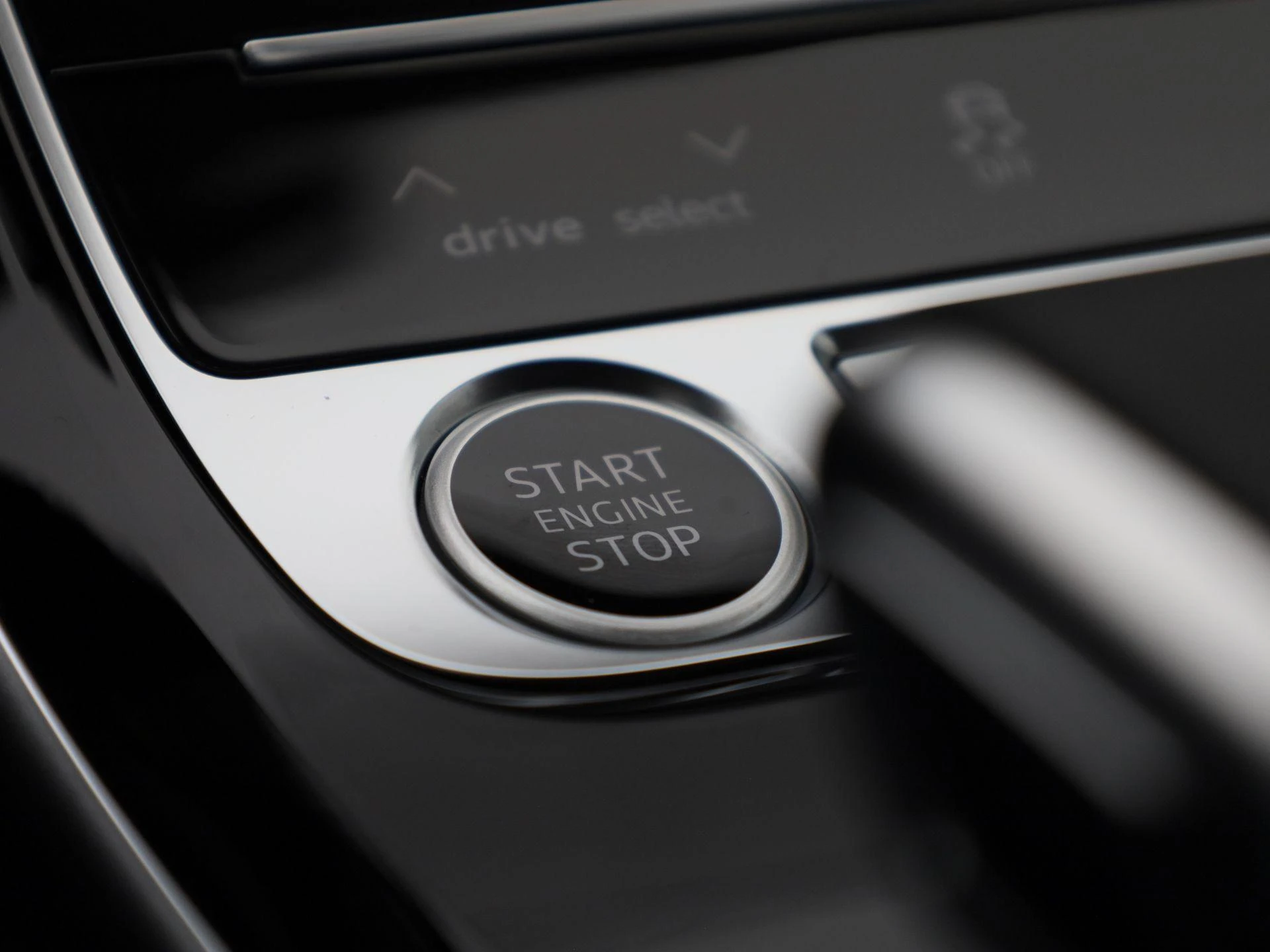 Audi-A8-image-26