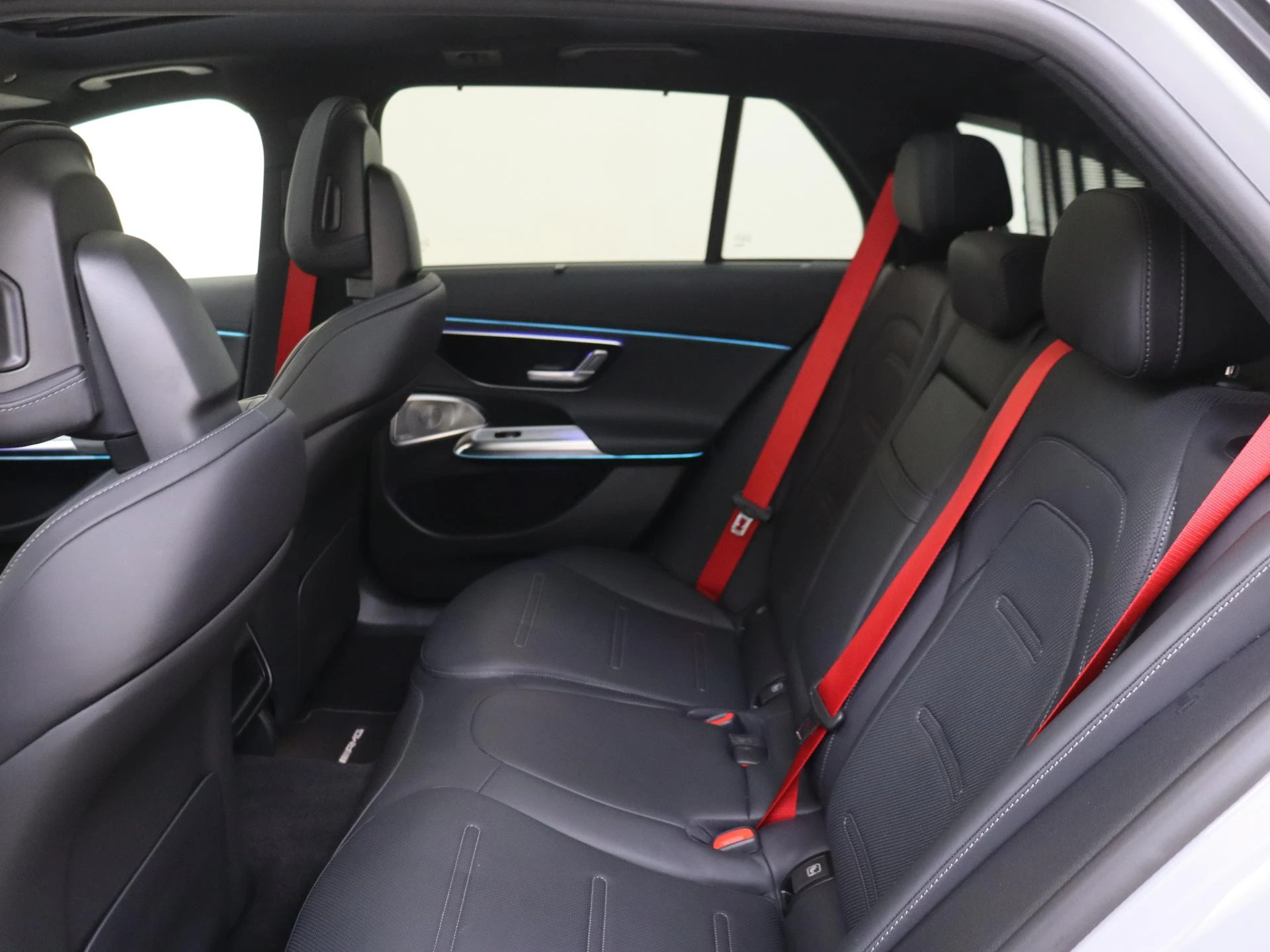 Mercedes-Benz-E-Klasse-image-3