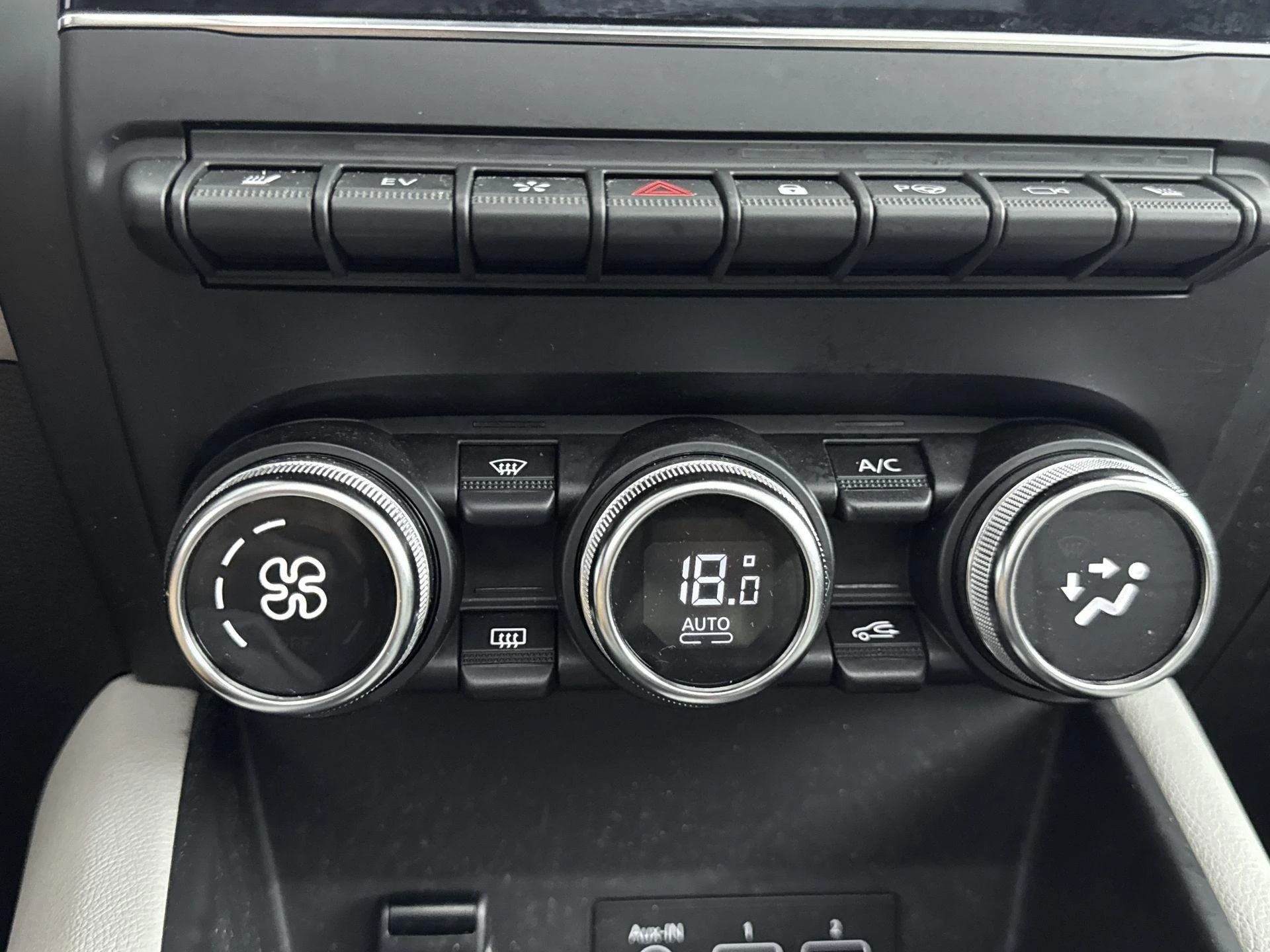 Renault-Captur-image-23