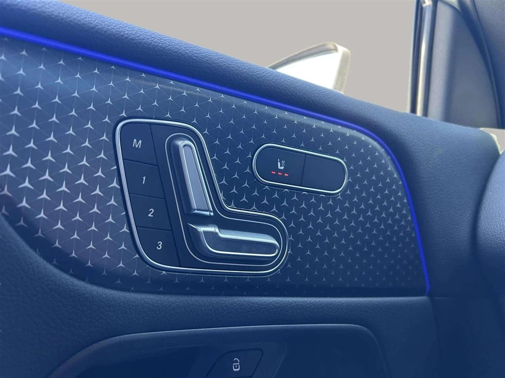 Mercedes-Benz-EQB-image-10