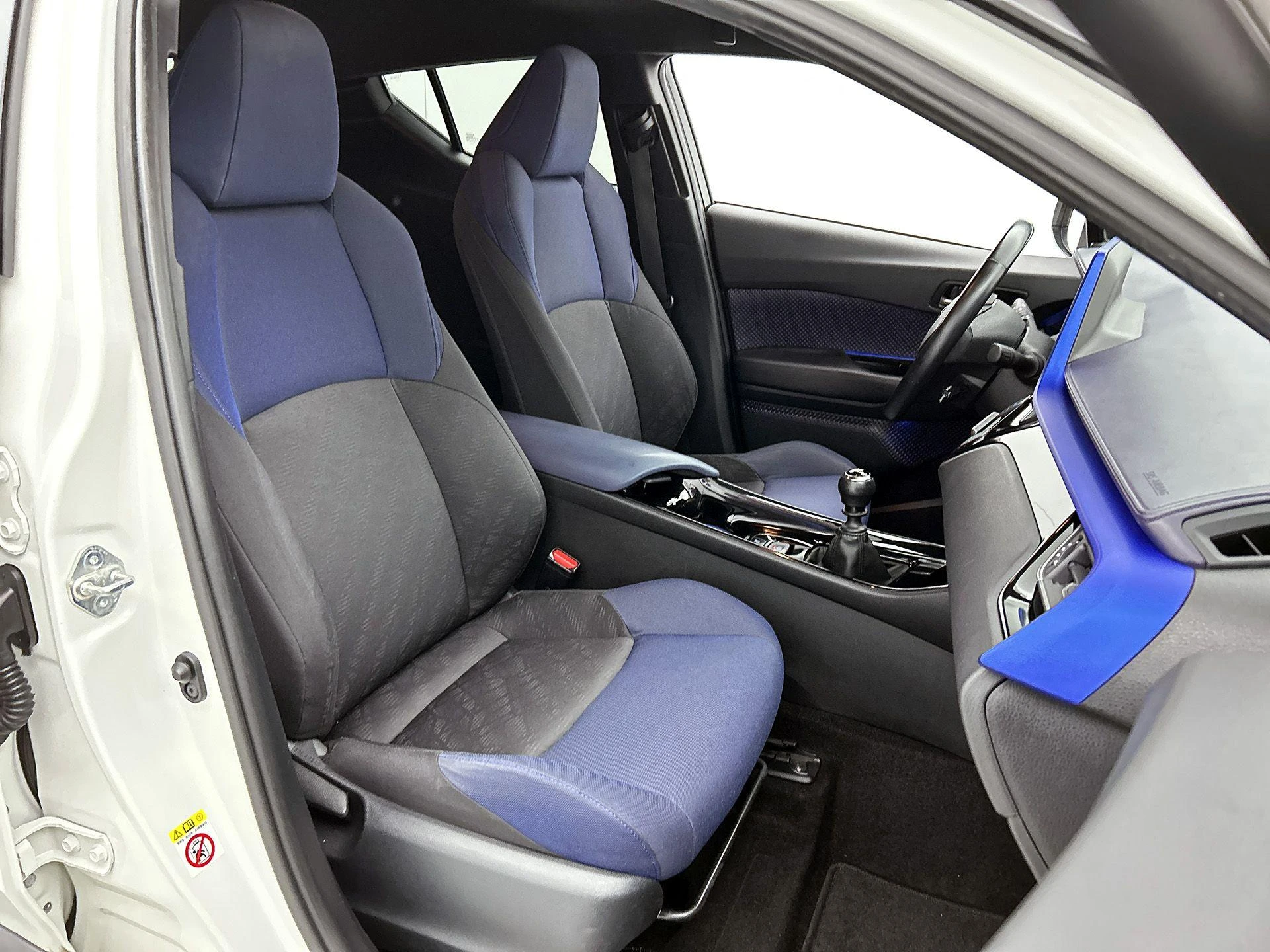 Toyota-C-HR-image-36