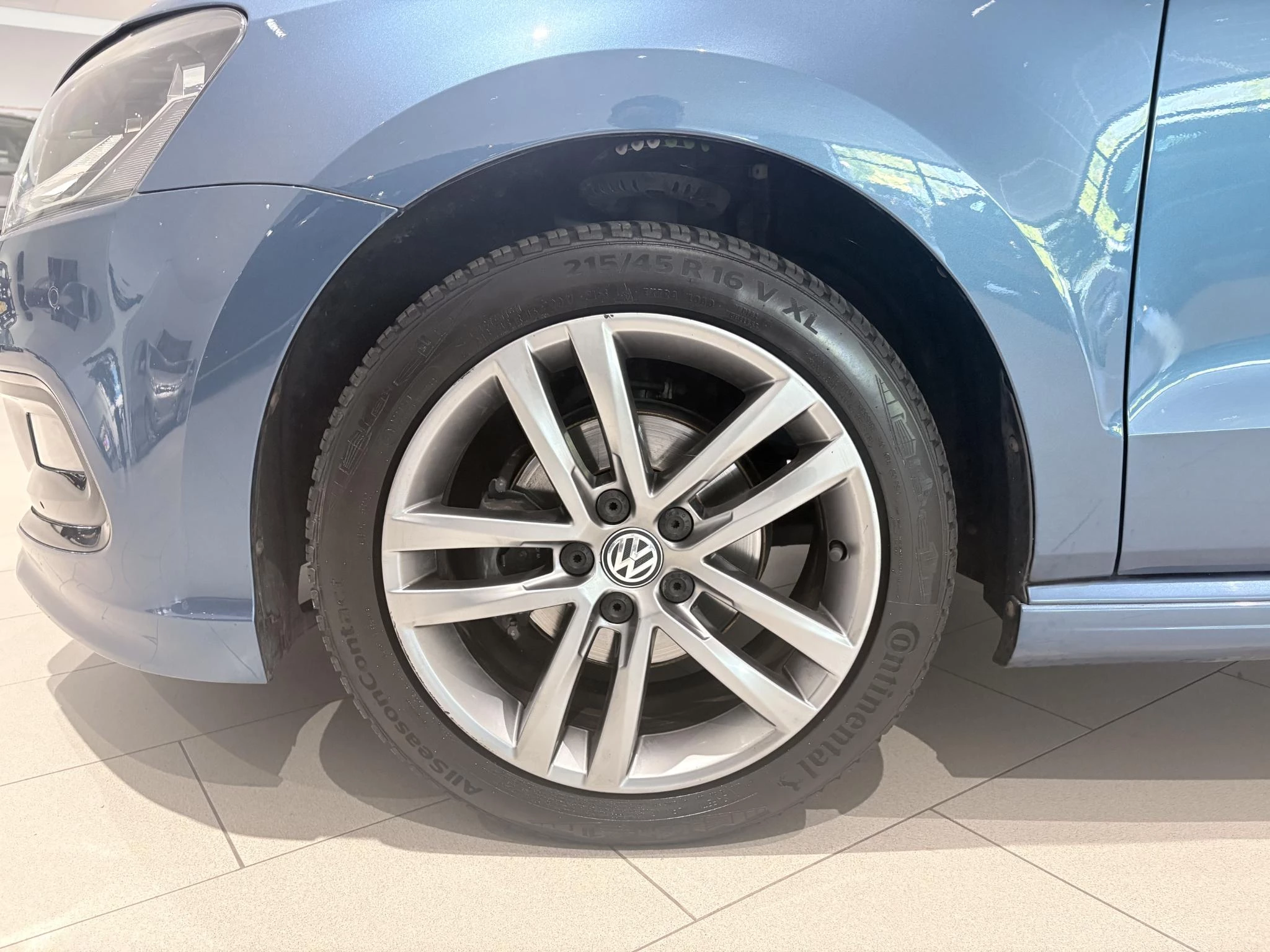 Volkswagen-Polo-image-1