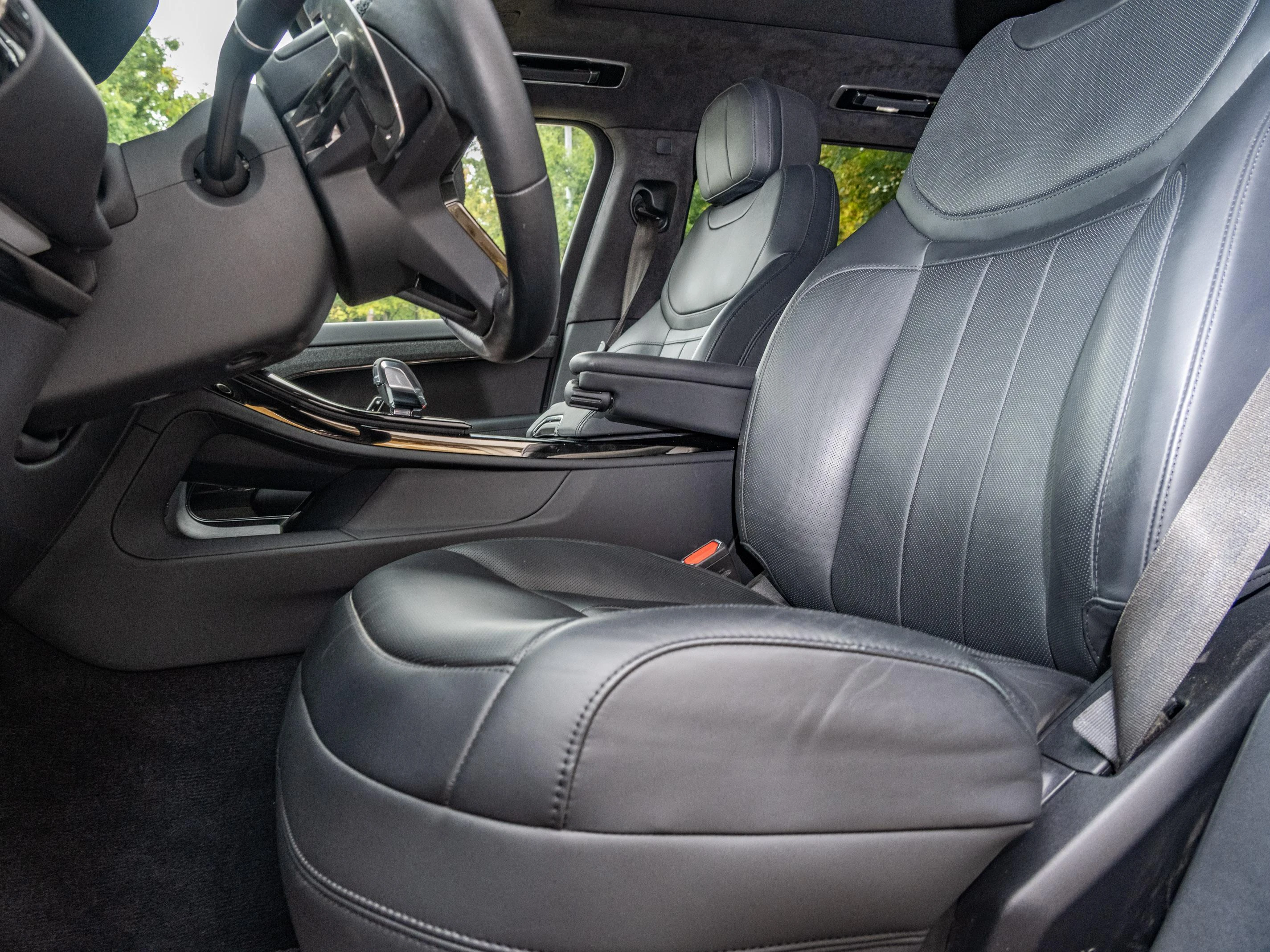 Land Rover-Range Rover Sport-image-12