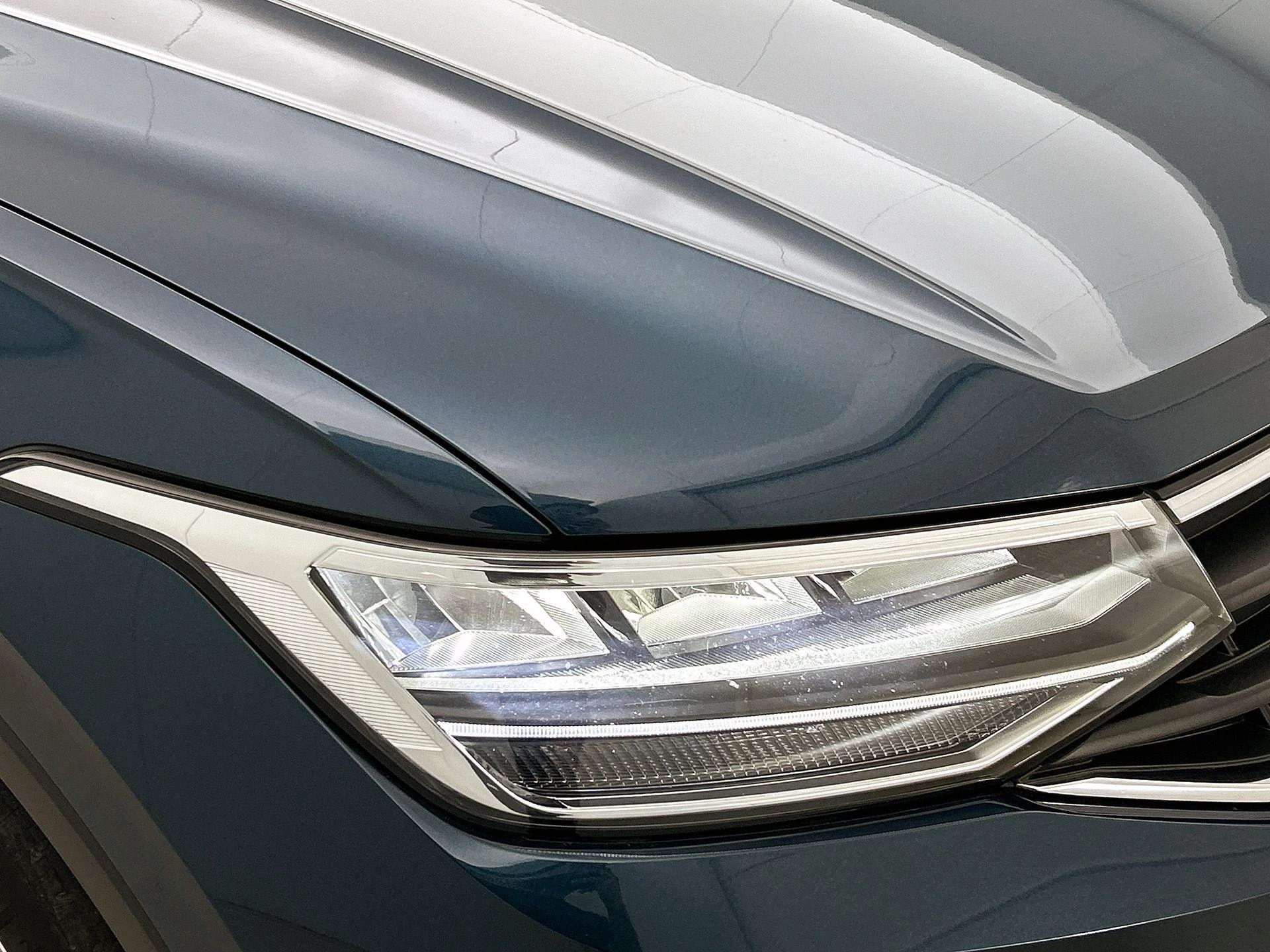 Volkswagen-Tiguan-image-13