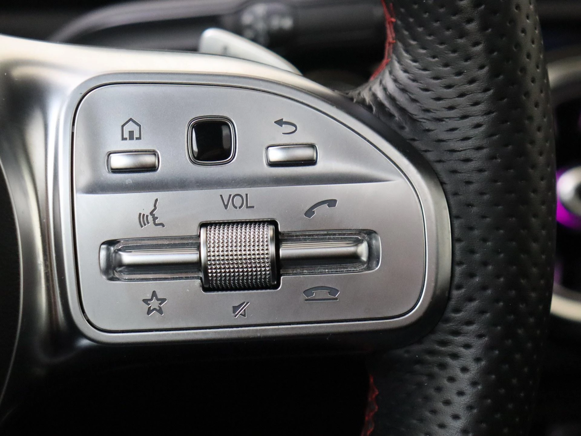 Mercedes-Benz-A-Klasse-image-18