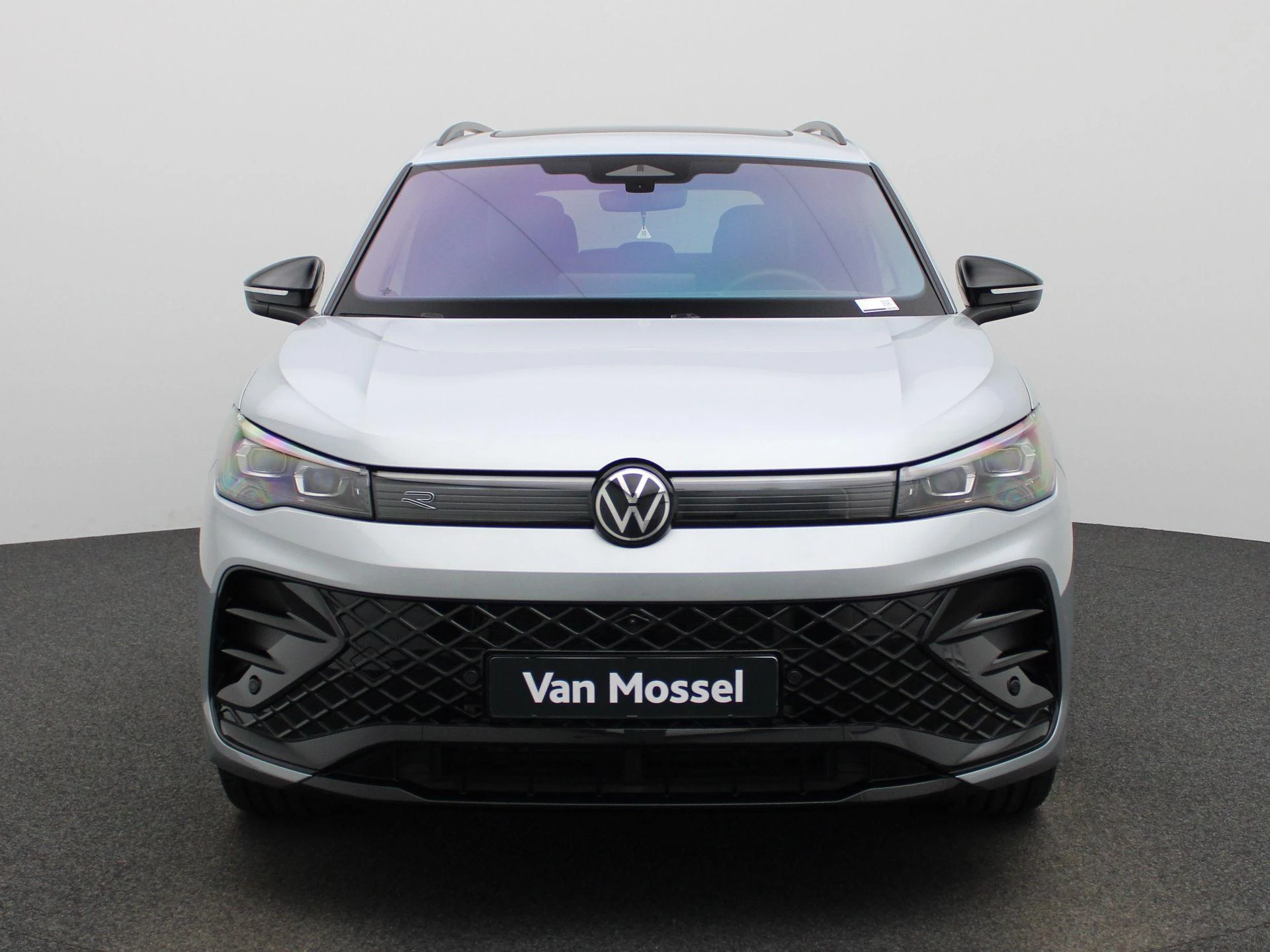 Volkswagen-Tiguan-image-2