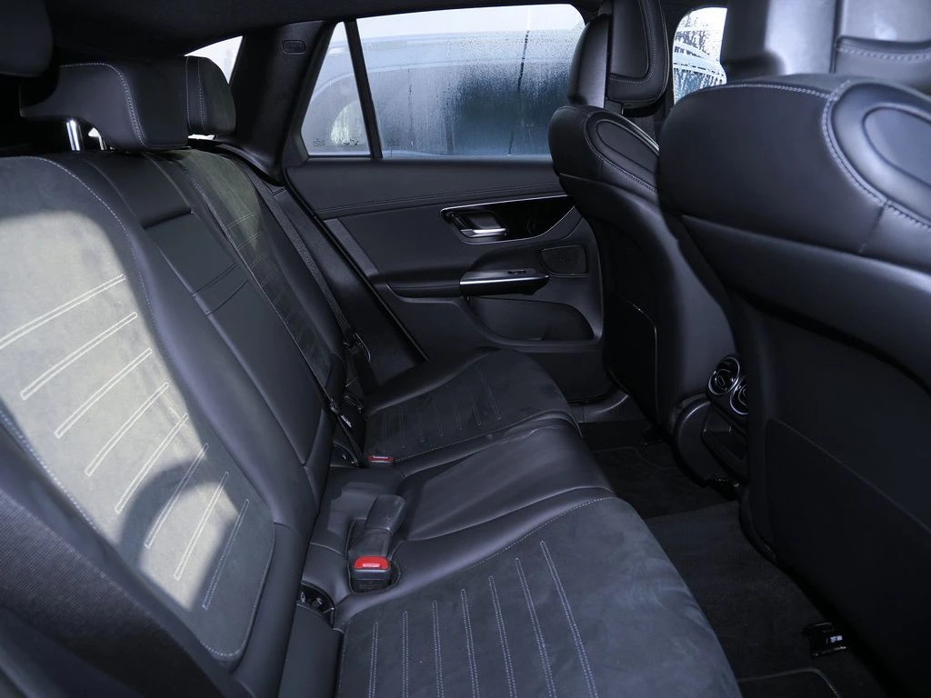 Mercedes-Benz-GLC 300 e-image-12