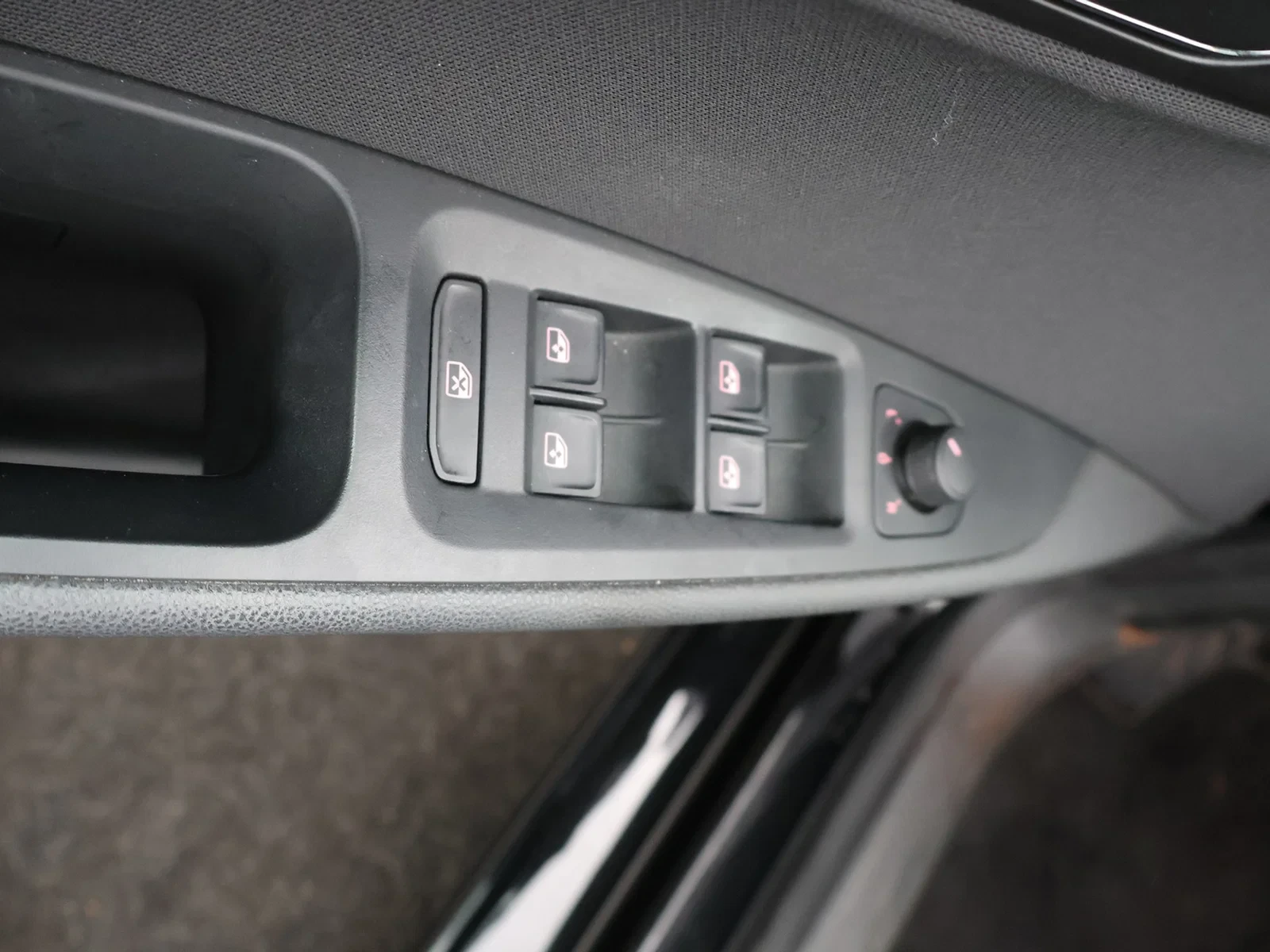 SEAT Leon Leon 1.2TSI *CRUISE CONTROL*PDC*NAVI*RADIO*AIRCO*BLTH*...*