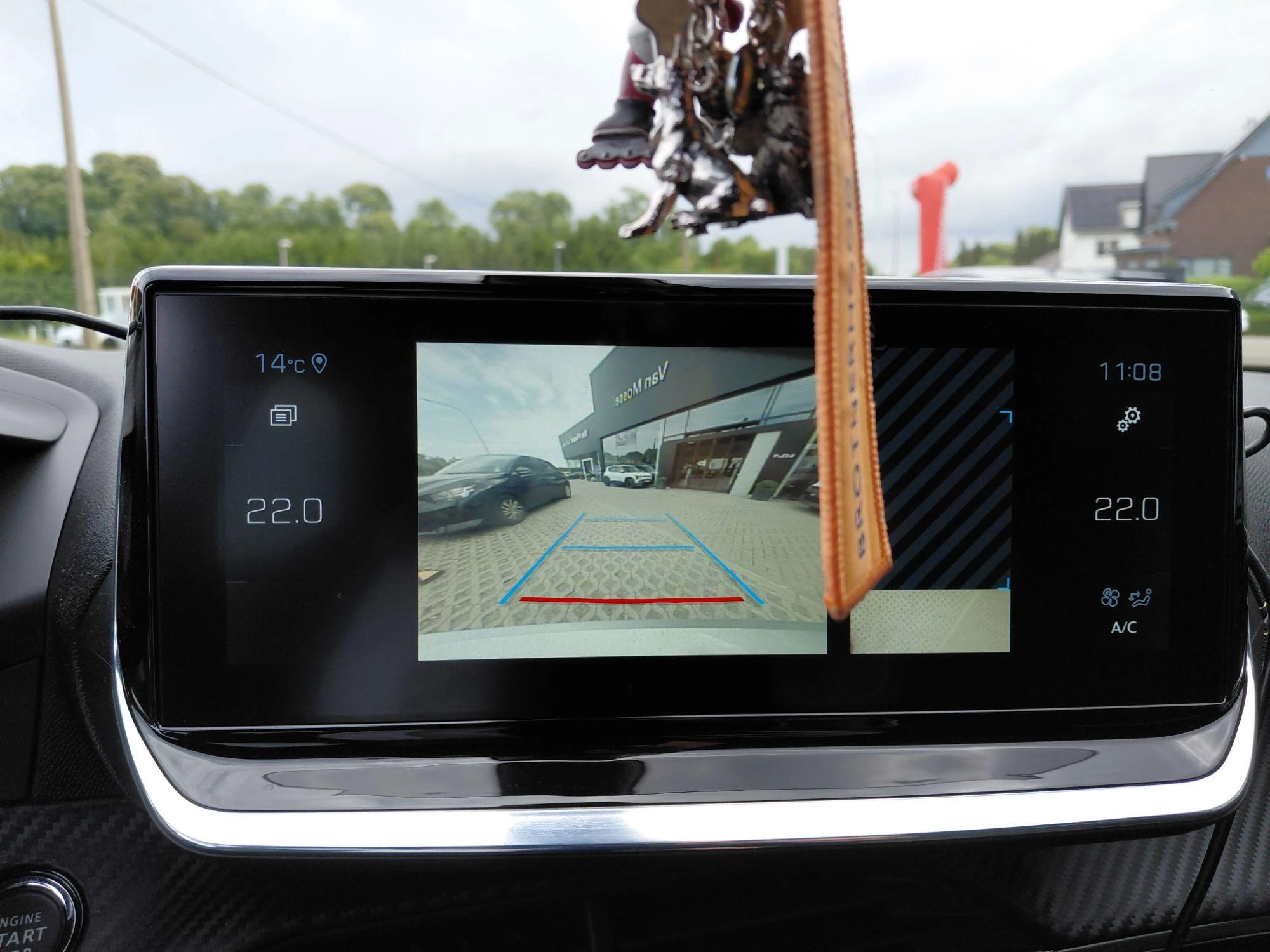 Peugeot-2008-image-11