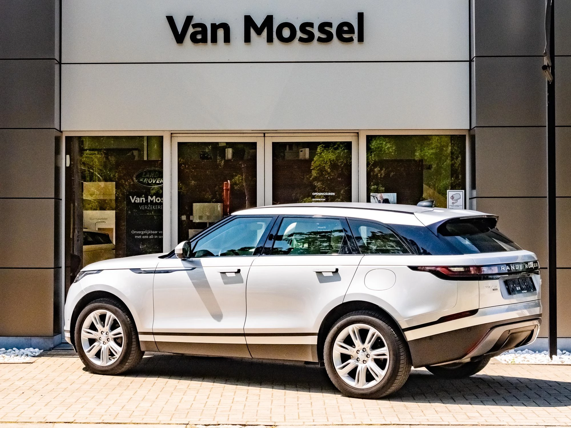 Land Rover Range Rover Velar Range Rover P400e AWD Auto. 21MY