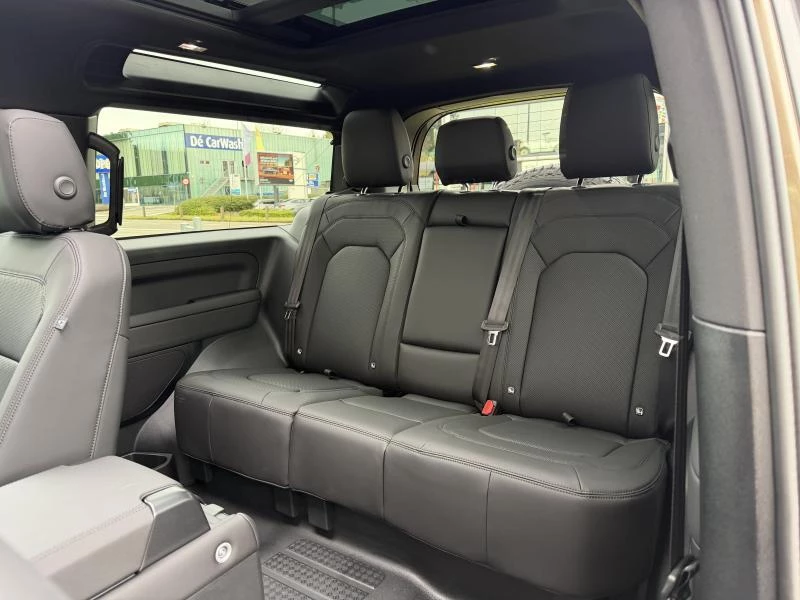 Land Rover Defender 90 D200 X-DYNAMIC