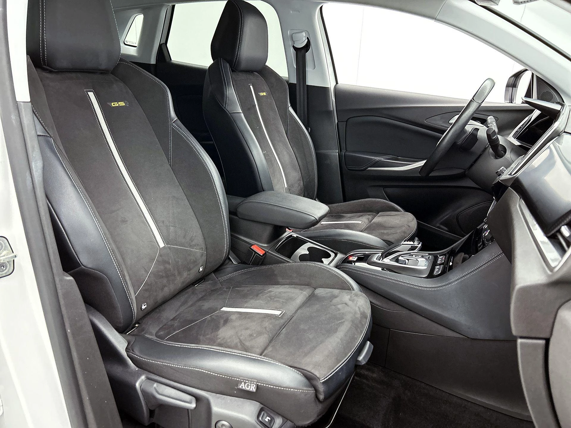 Opel-Grandland-image-39