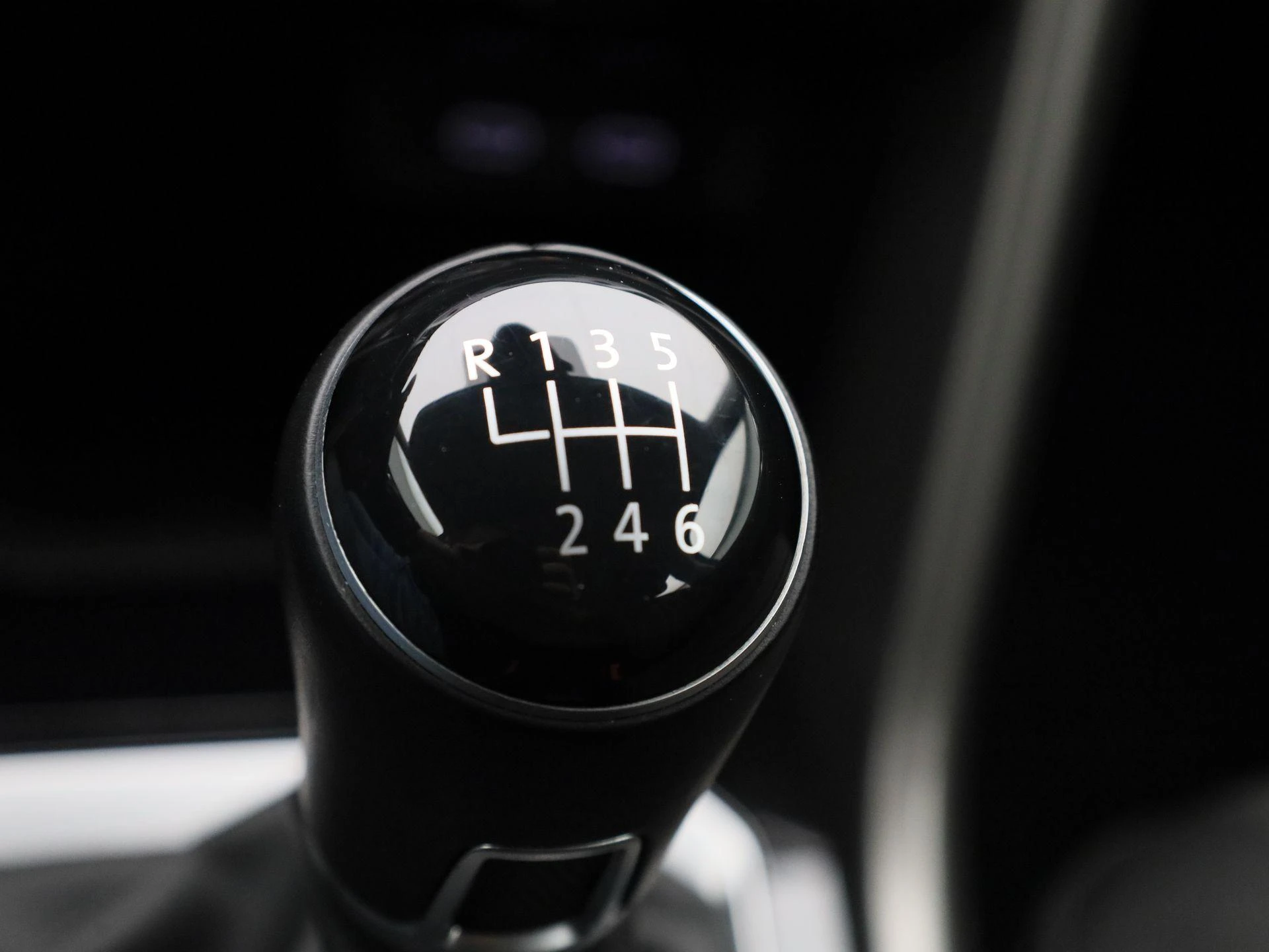 Volkswagen-T-Roc-image-23