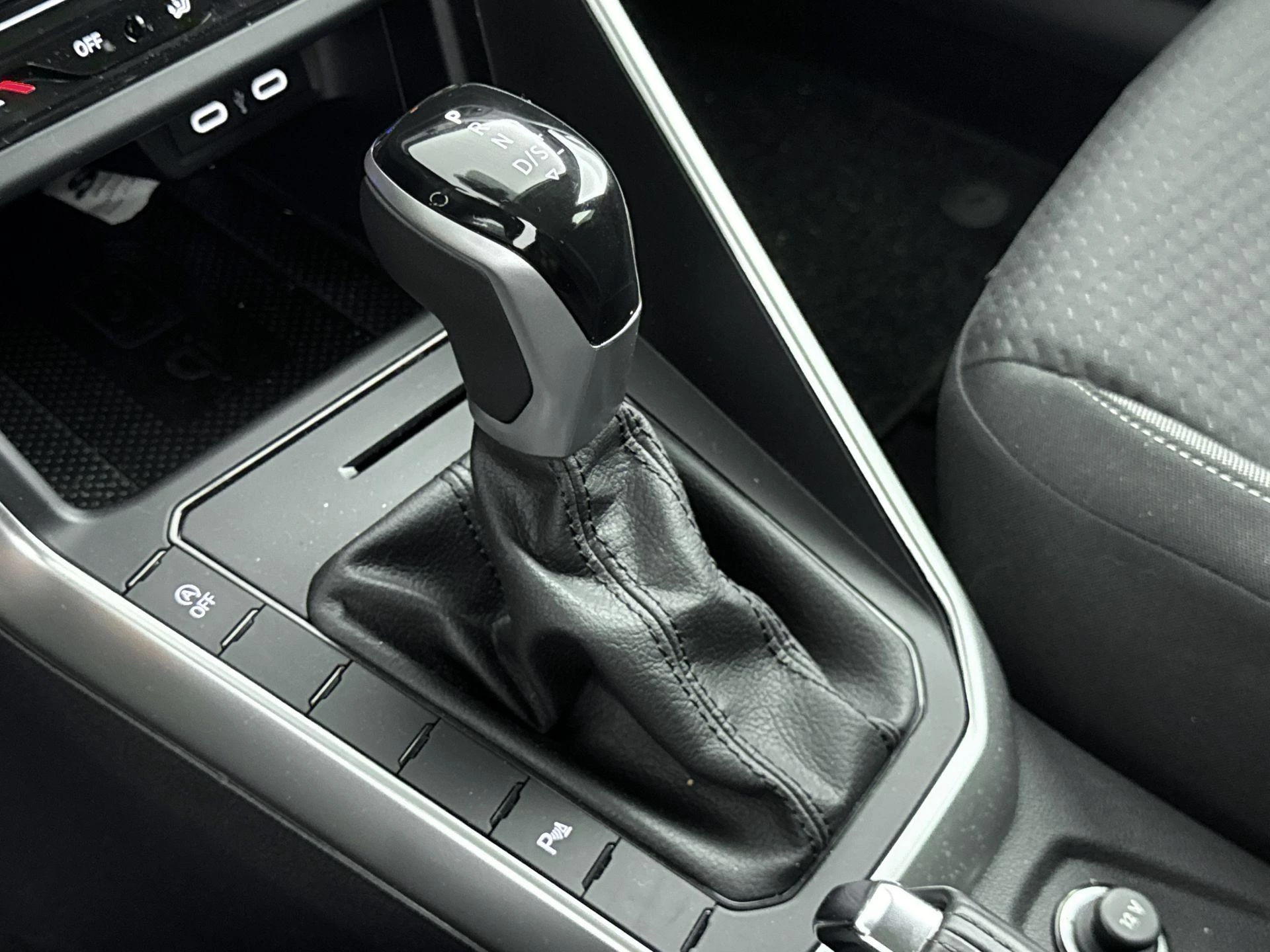 Volkswagen-Polo-image-8