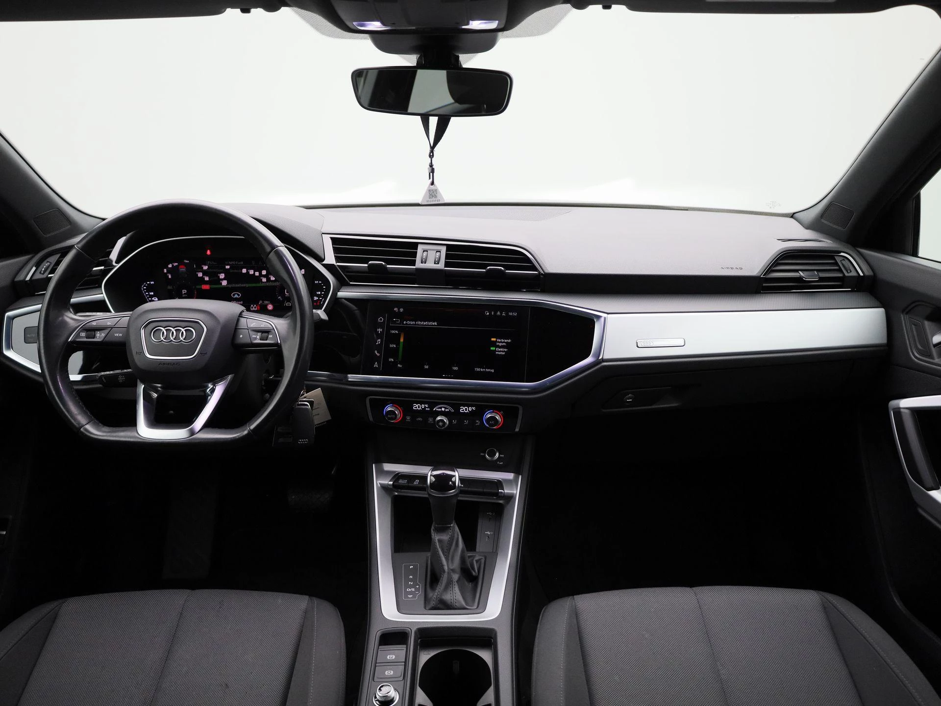 Audi-Q3-image-40
