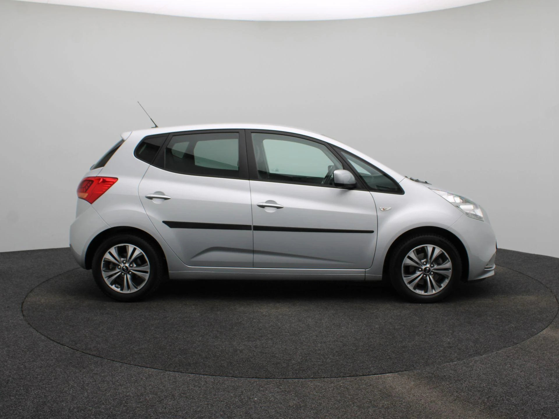 Kia-Venga-image-5