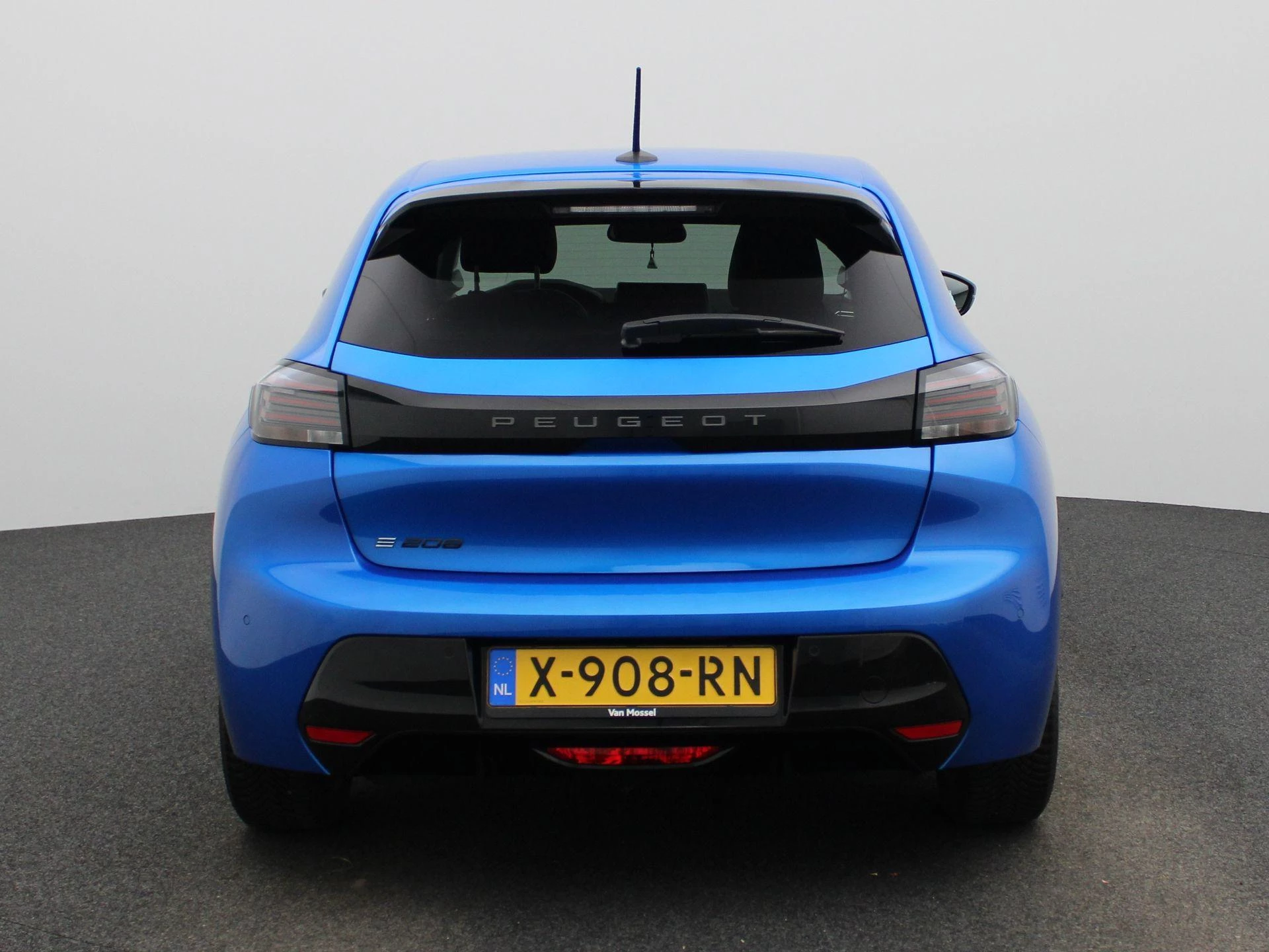 Peugeot-e-208-image-5