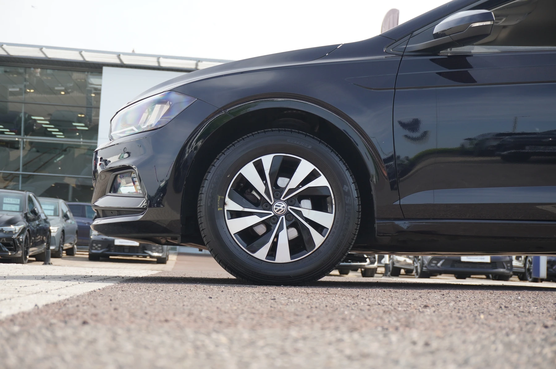 Volkswagen-Polo-image-4