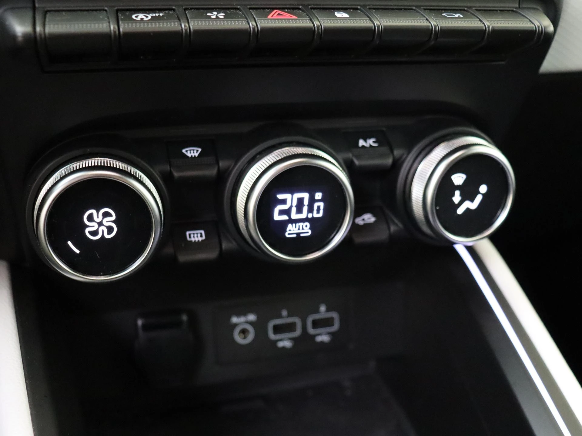 Renault-Clio-image-18